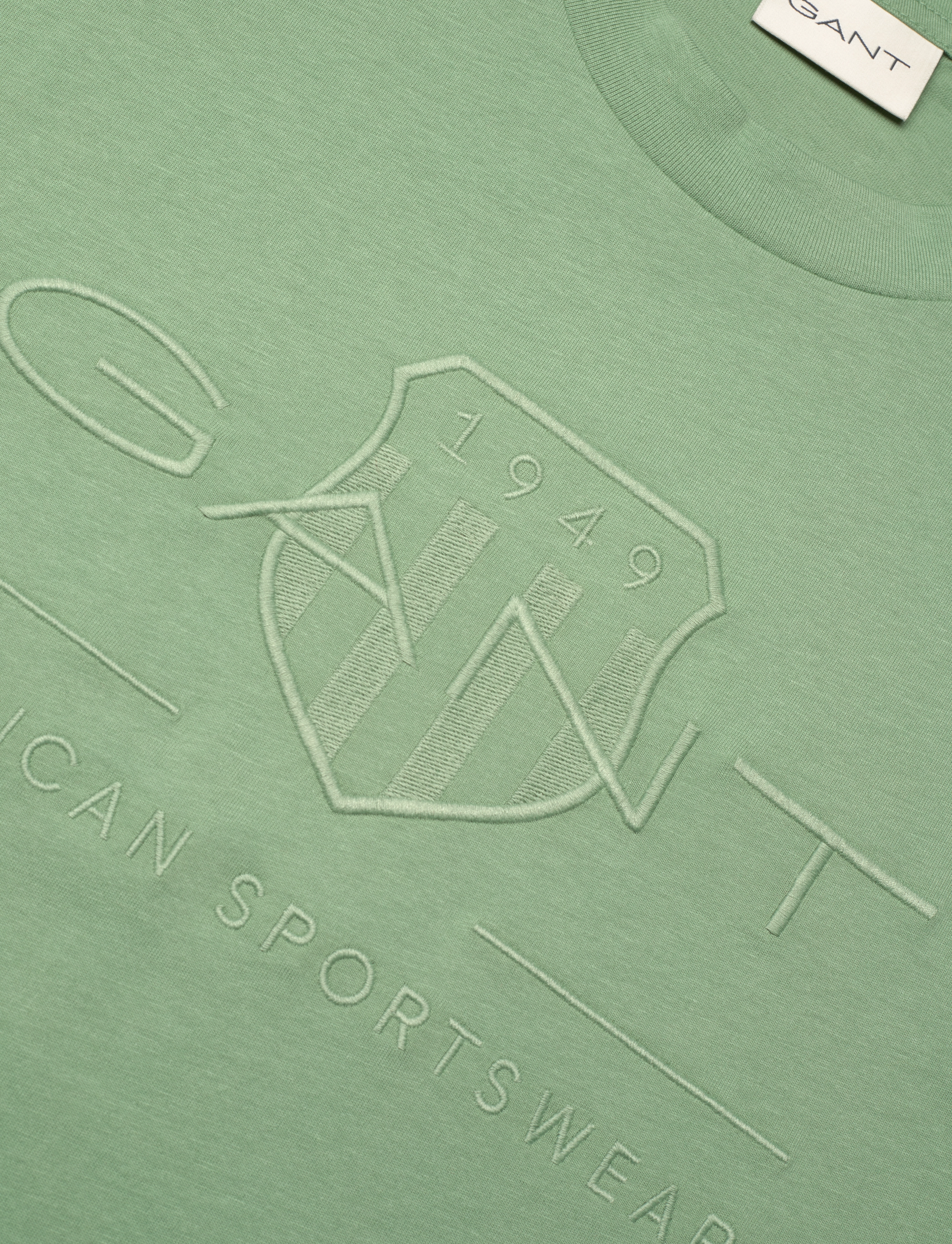 Gant - REG TONAL SHIELD SS T-SHIRT - kortærmede t-shirts - kalamata green - 2