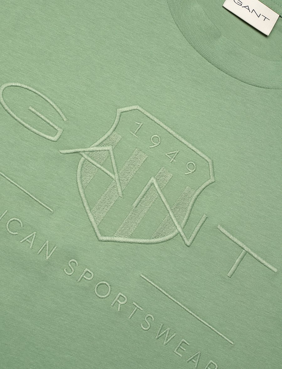 Gant - REG TONAL SHIELD SS T-SHIRT - t-shirts à manches courtes - kalamata green - 2