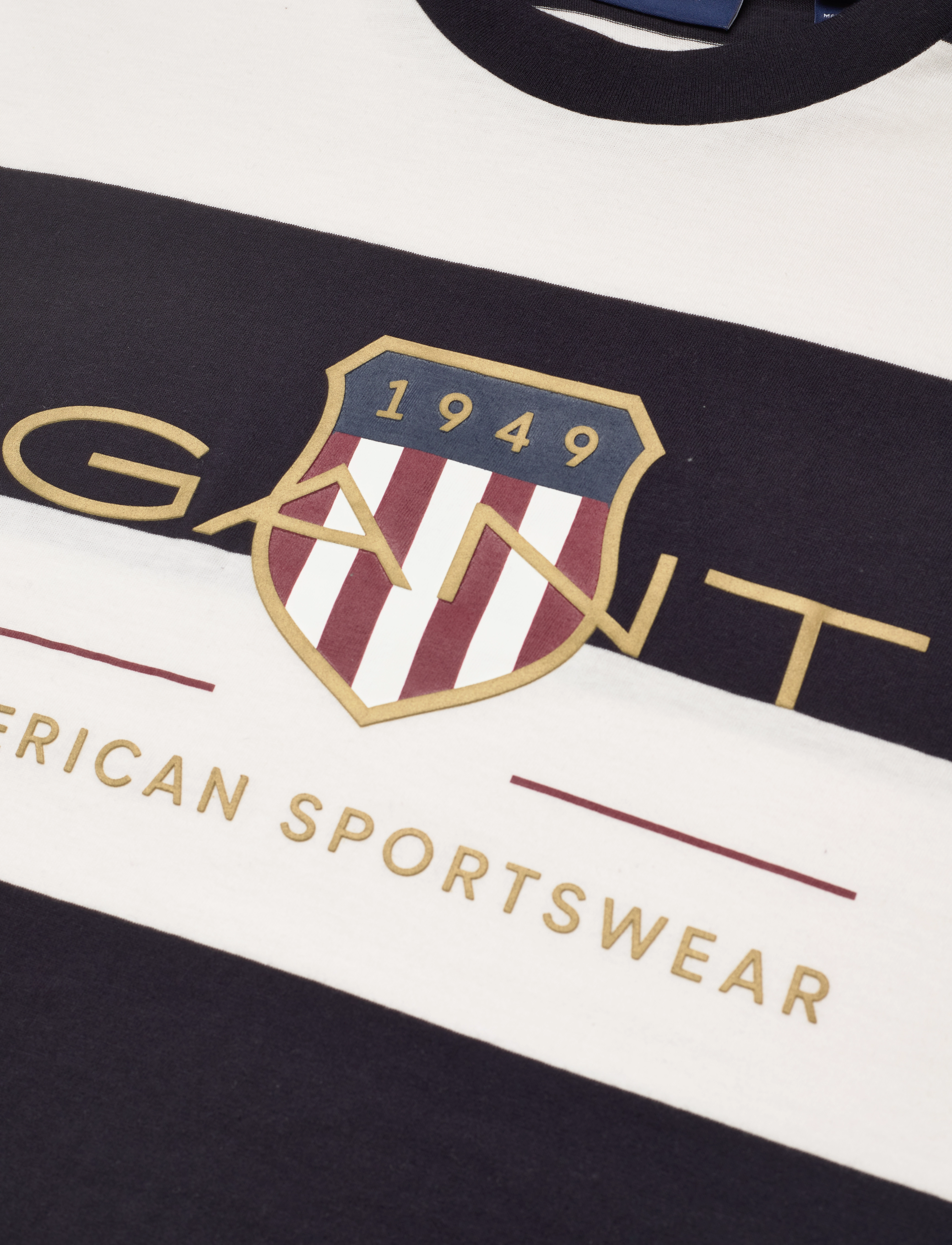 GANT - D1. BAR STRIPE ARCHIVE SHIELD TEE - eggshell - 2