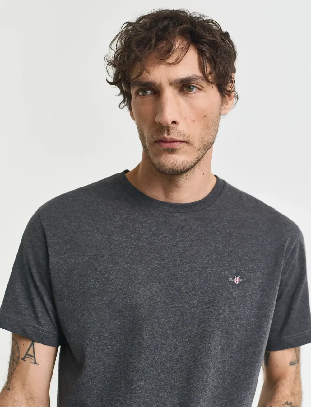 GANT - REG SHIELD SS T-SHIRT - kurzärmelig - antracit melange - 4