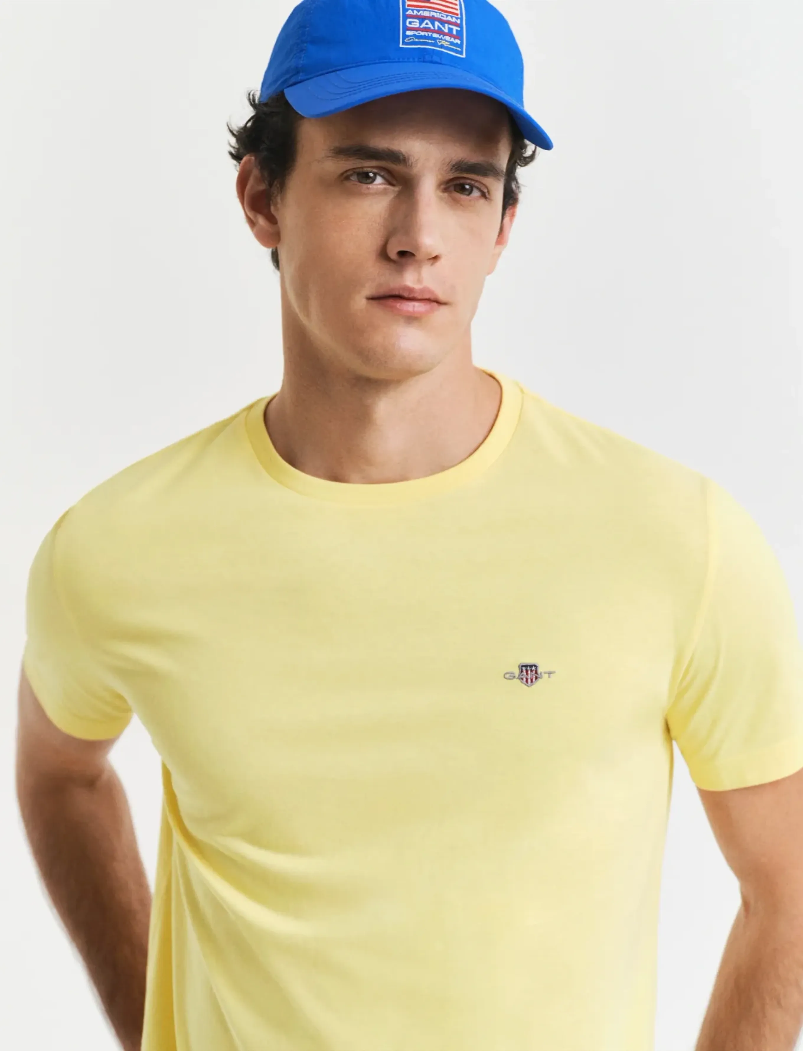 Gant - Shield T-Shirt - short-sleeved t-shirts - banana yellow - 4
