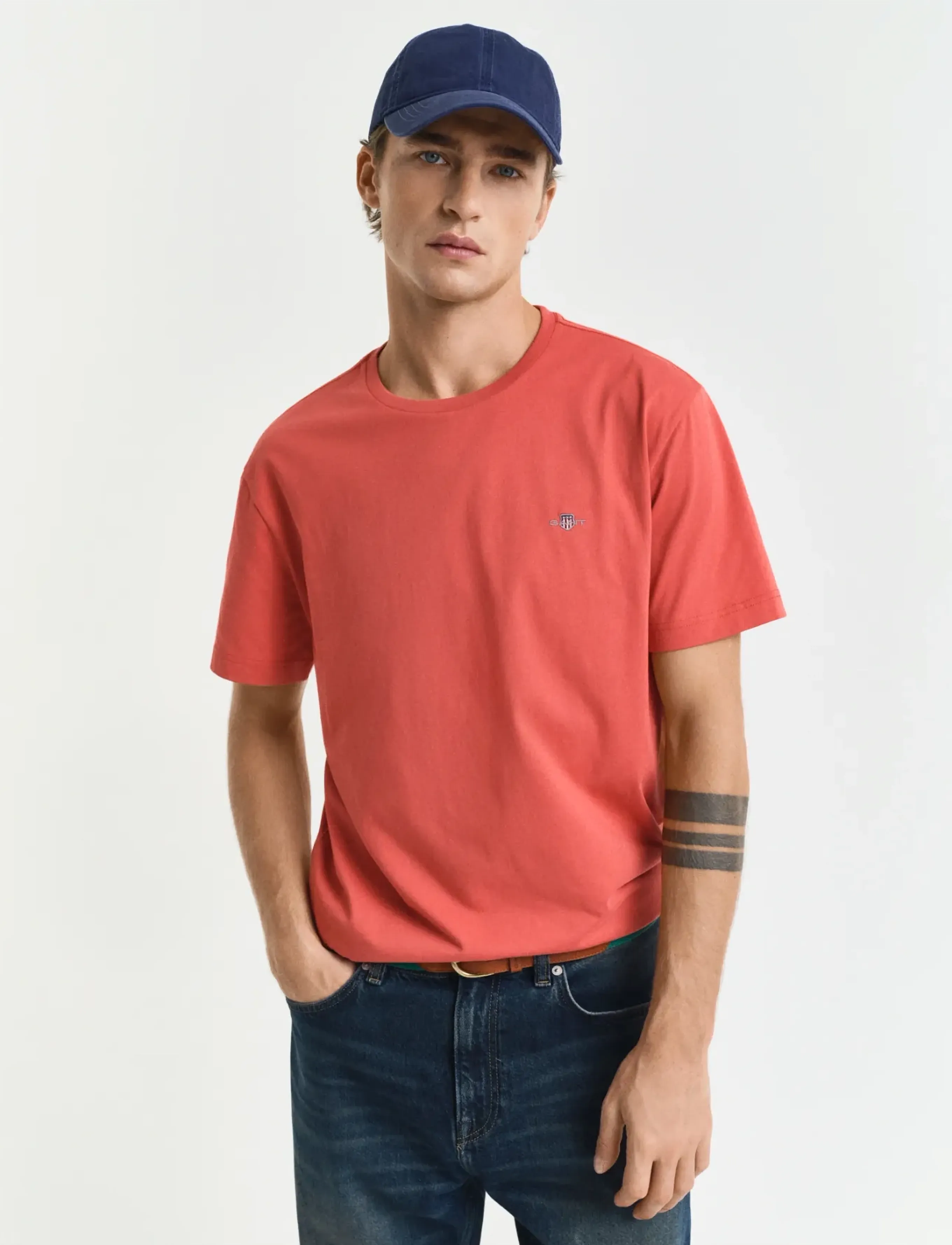 GANT REG SHIELD SS T-SHIRT - Marškinėliai - BRICK RED / red