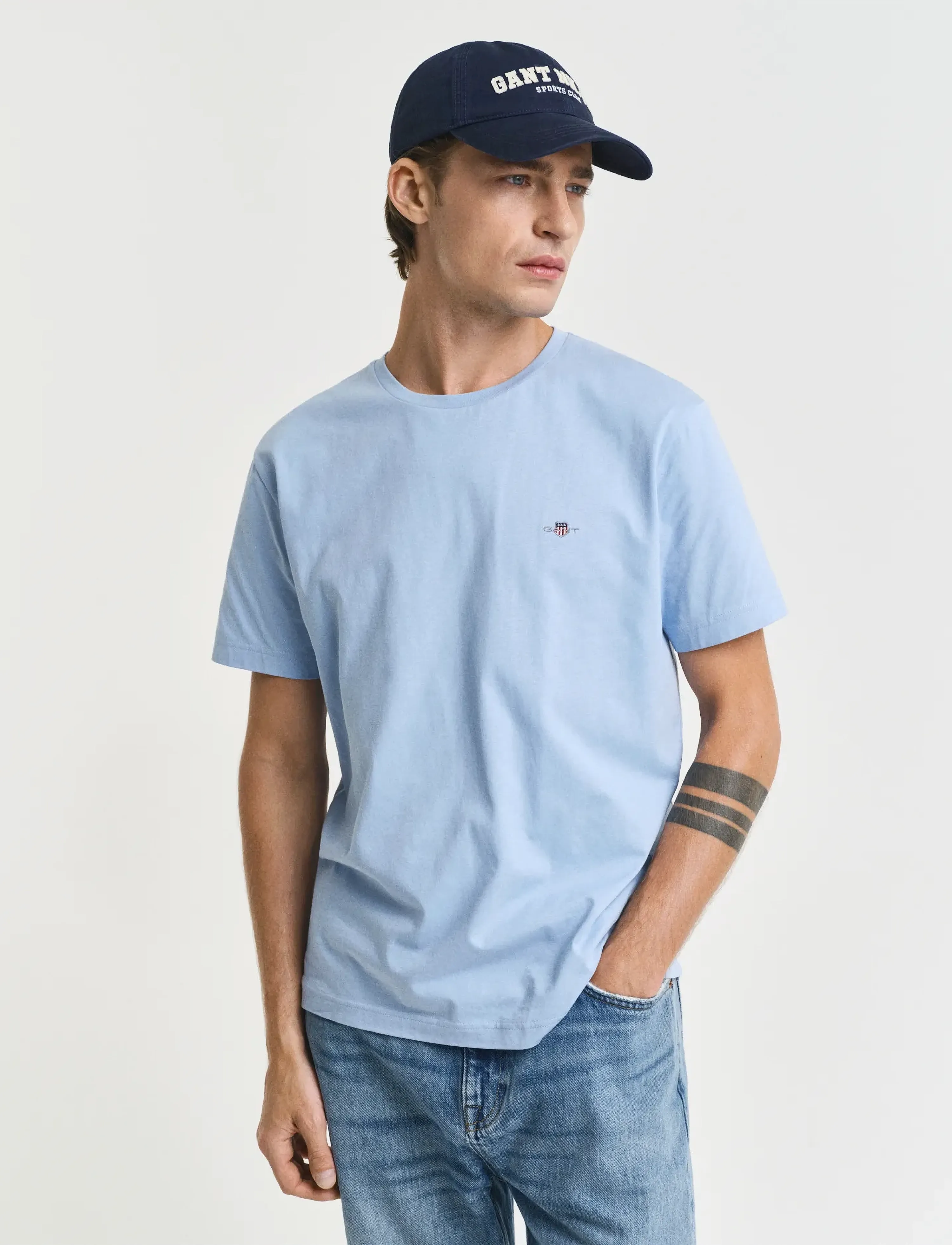 Gant REG SHIELD SS T-SHIRT - Gant - CAPRI BLUE / blue