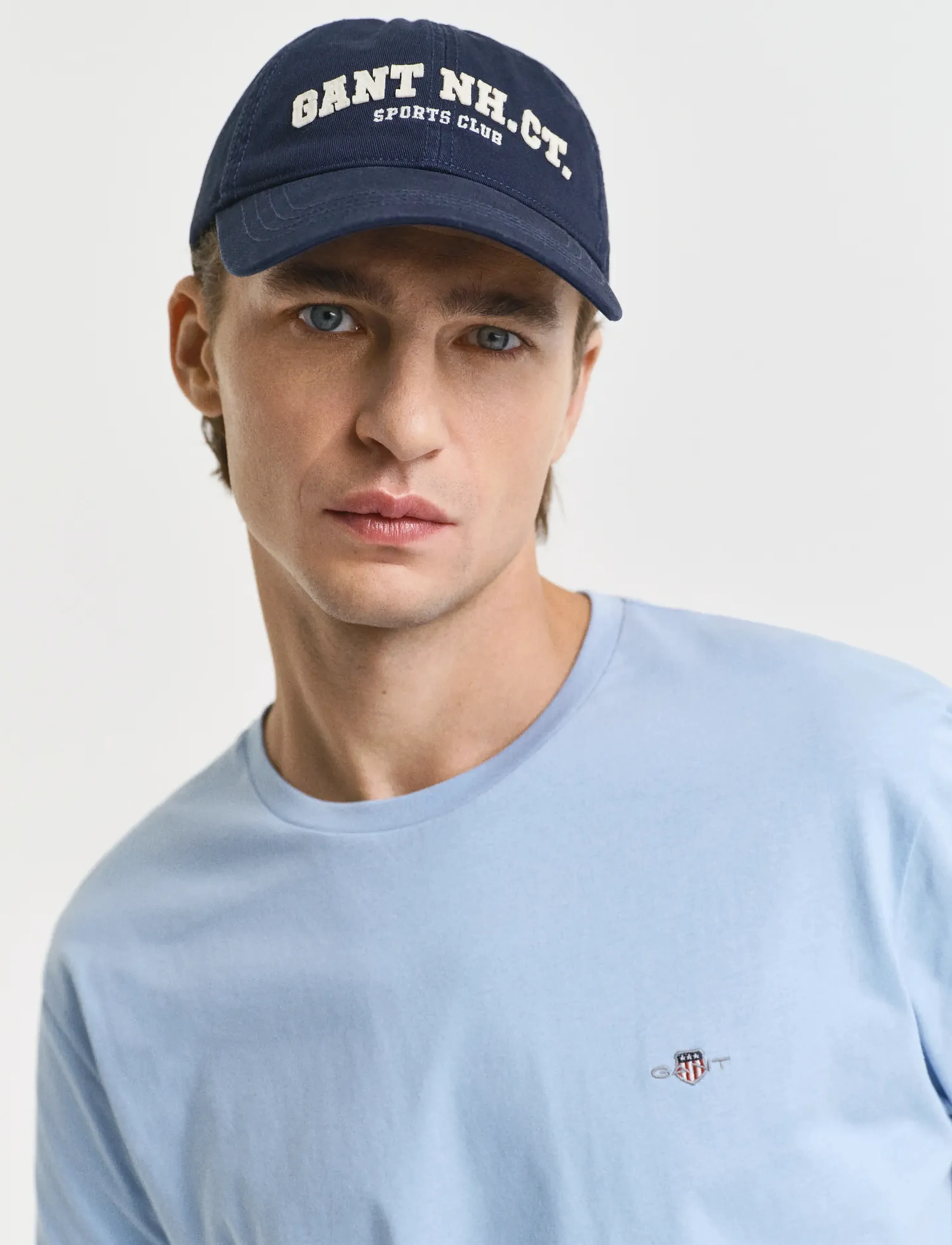 Gant - Shield T-Shirt - short-sleeved t-shirts - capri blue - 4
