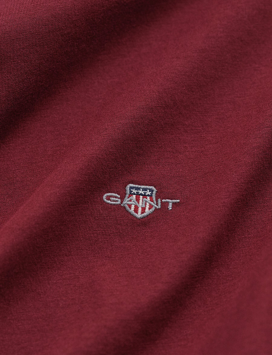 Gant - REG SHIELD SS T-SHIRT - kortærmede t-shirts - deep grape wine - 3