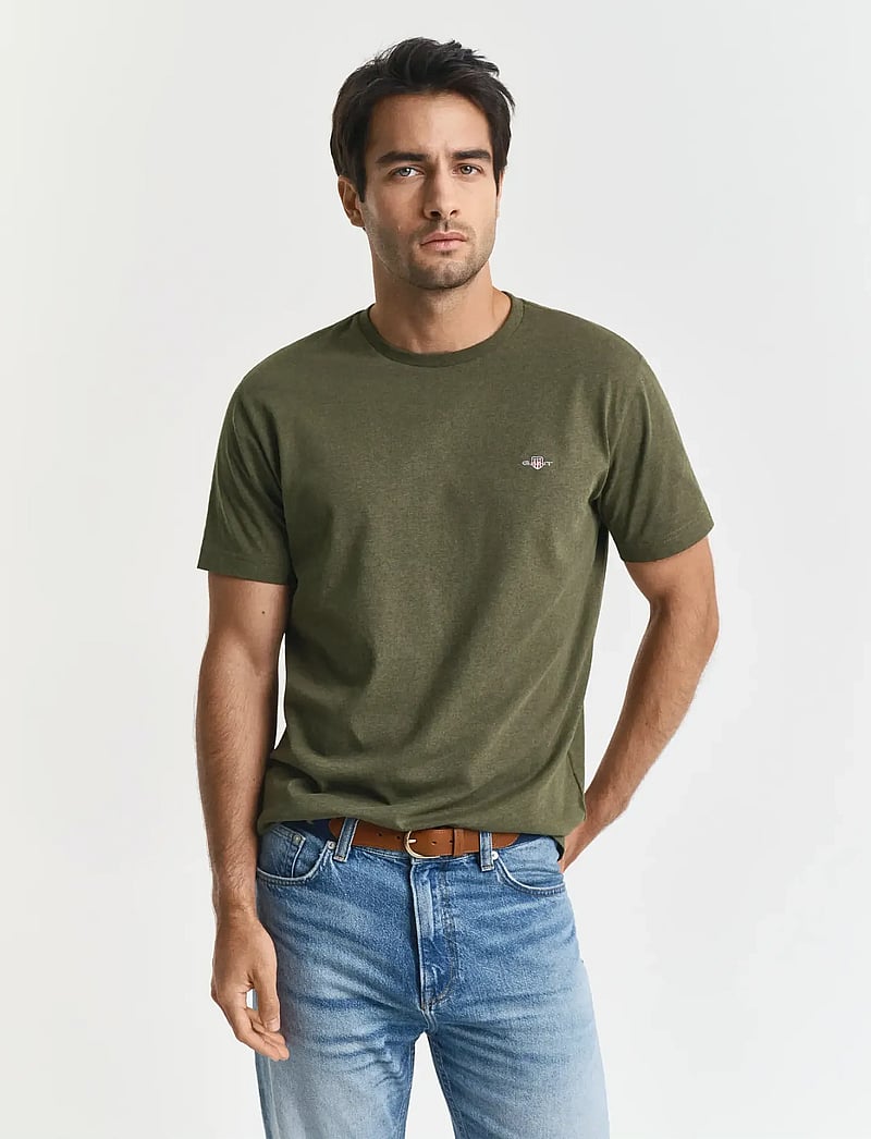 GANT - REG SHIELD SS T-SHIRT - t-shirts - khaki green mel - 0