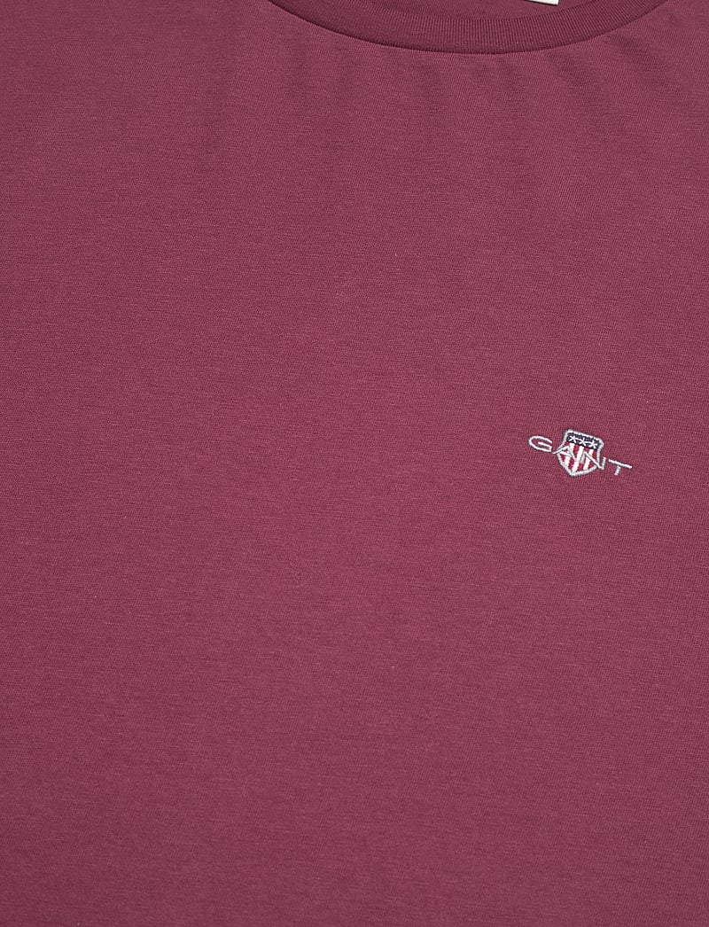 GANT - REG SHIELD SS T-SHIRT - kortärmade t-shirts - wine red - 2