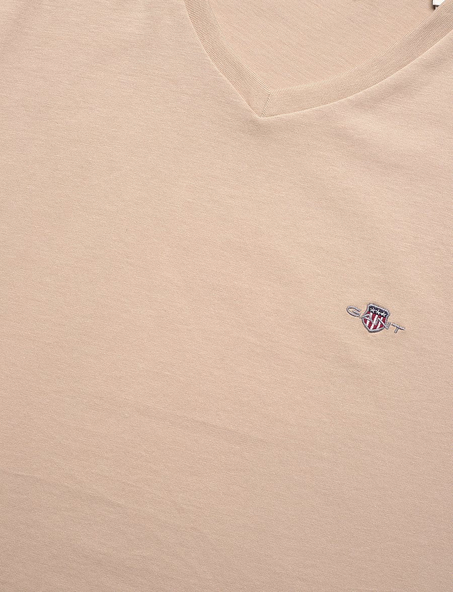 Gant - SLIM SHIELD V-NECK T-SHIRT - t-shirts med v-hals - dry sand - 2