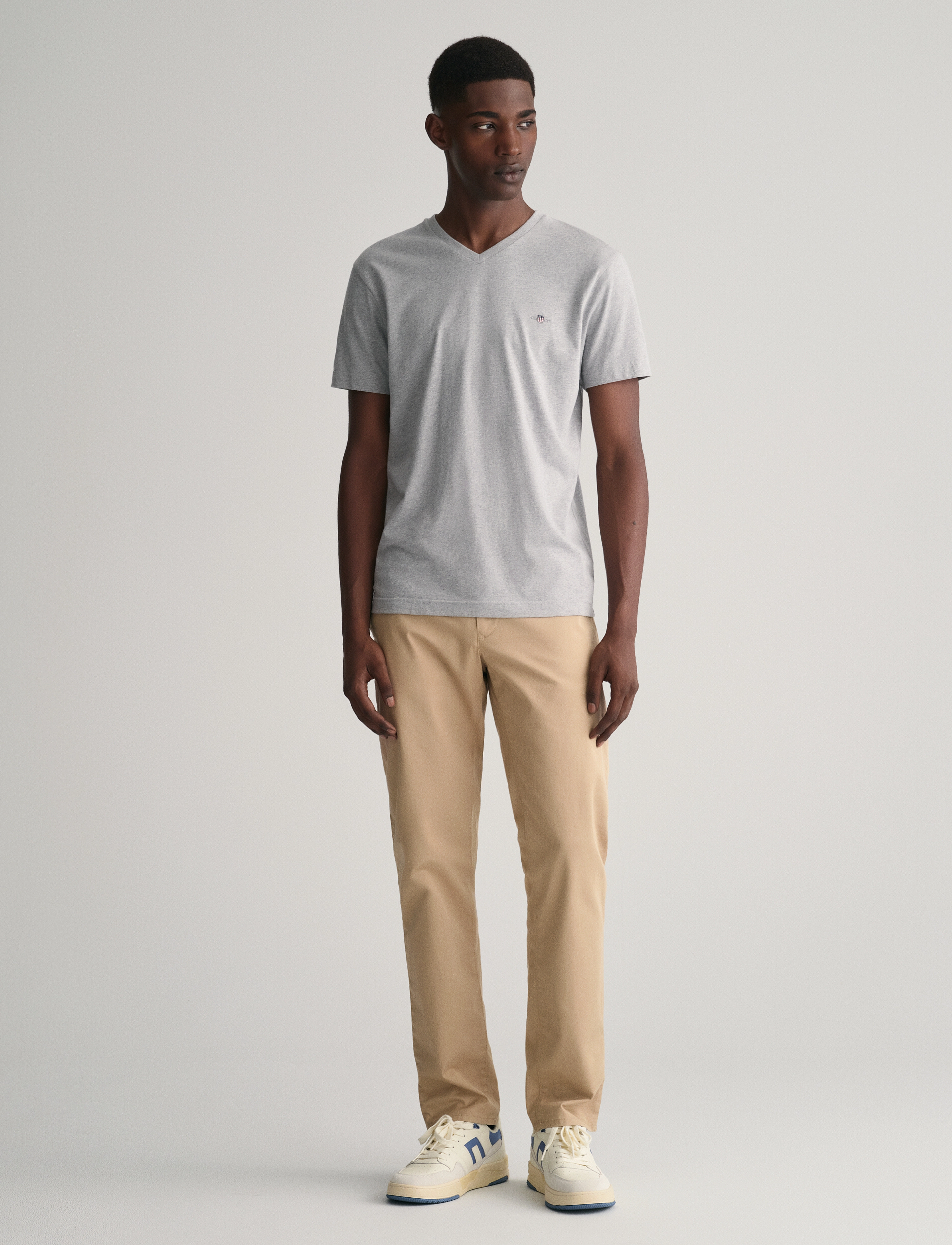 Gant - SLIM SHIELD V-NECK T-SHIRT - koszulki z dekoltem w serek - grey melange - 5