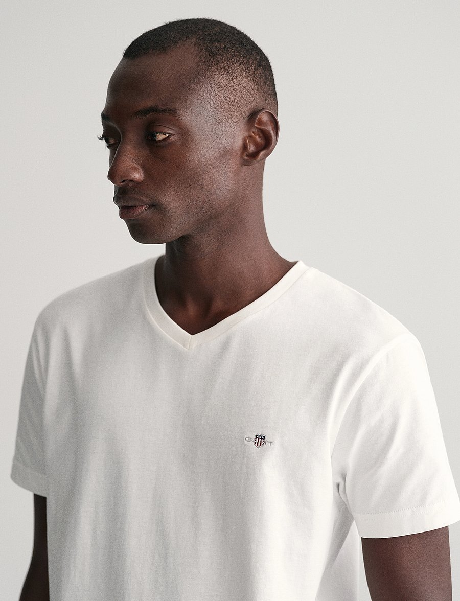 Gant - SLIM SHIELD V-NECK T-SHIRT - t-shirts med v-hals - white - 4