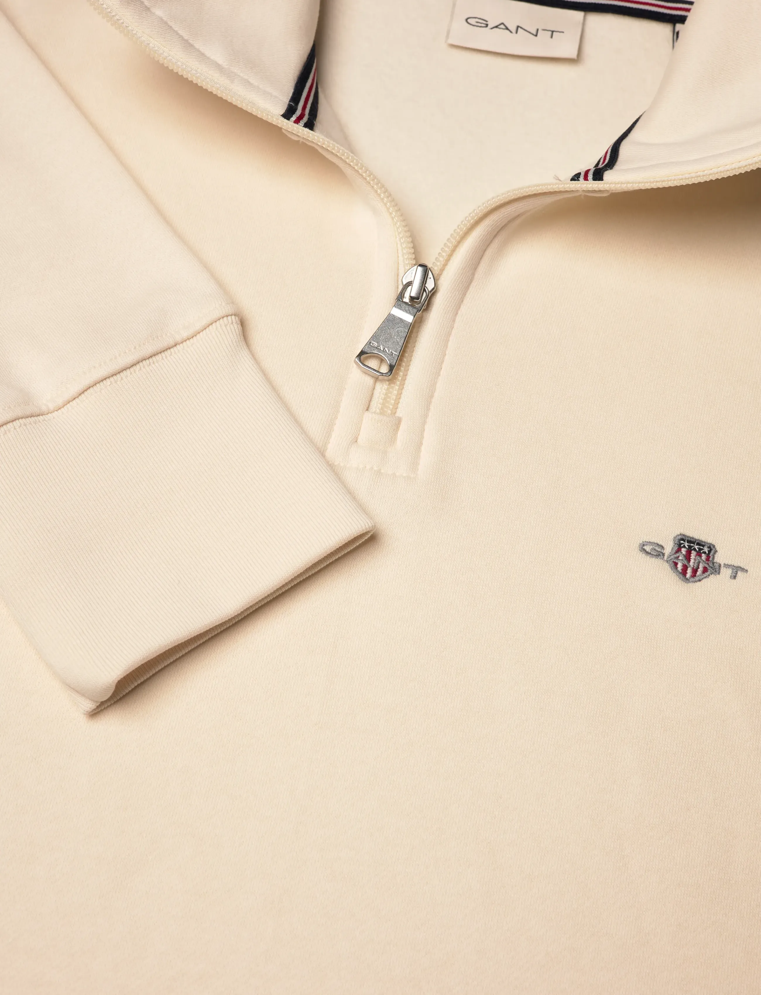 Gant - SHIELD LOGO HALF ZIP SWEAT - sweatshirts - cream - 2
