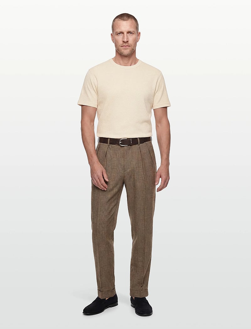 Gant - WASHED WAFFLE SS TSHIRT - kortærmede t-shirts - creamed white - 0