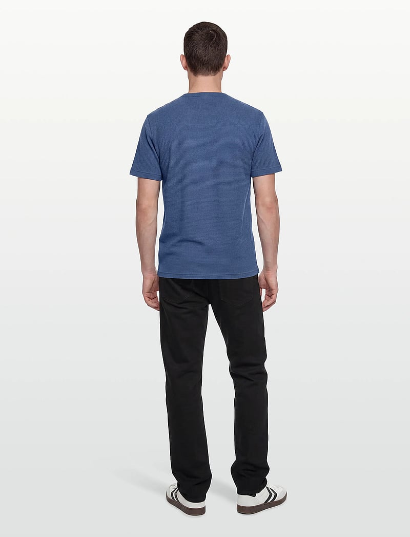 Gant - WASHED WAFFLE SS TSHIRT - kortærmede t-shirts - vintage blue - 4