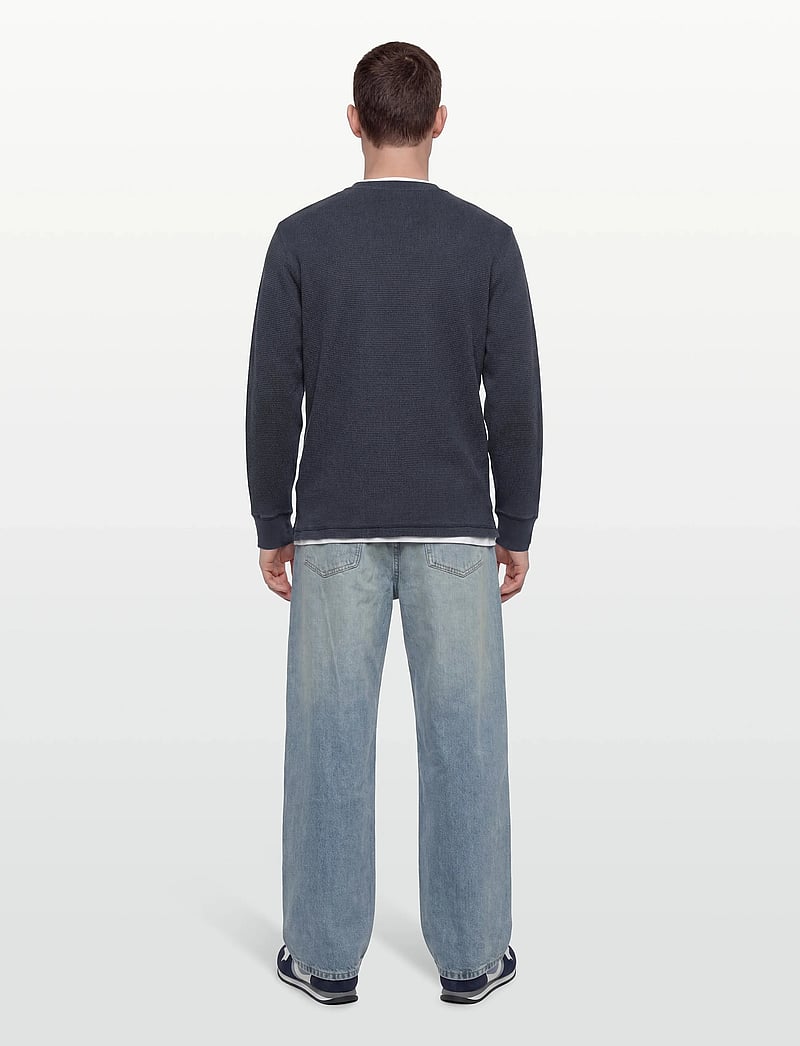 Gant - WASHED WAFFLE HENLEY - langærmede t-shirts - evening blue - 4