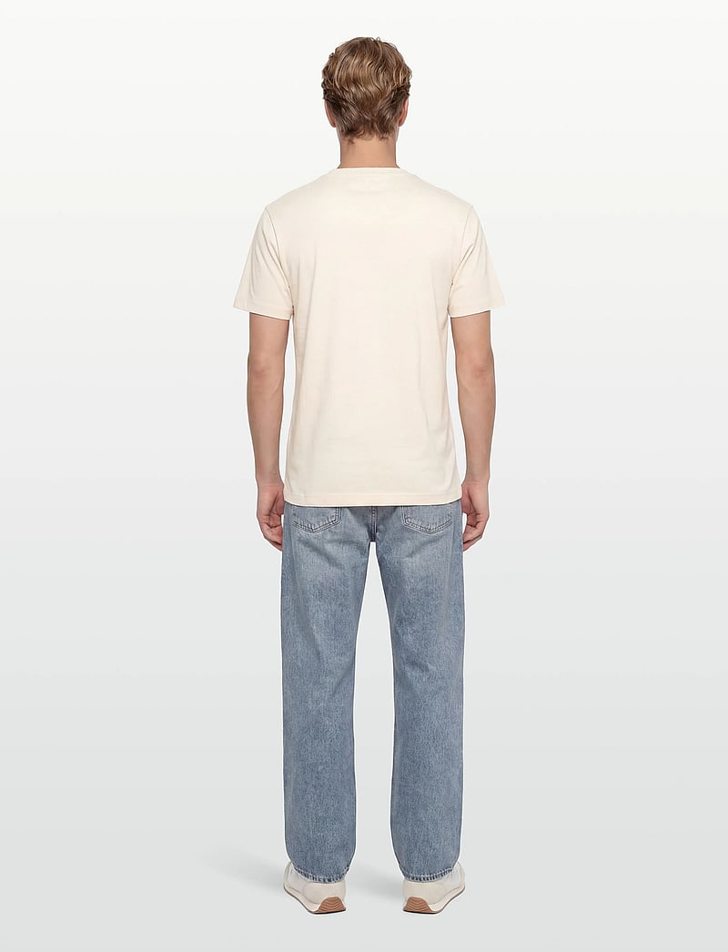 Gant - GRAPHIC SS TSHIRT - kortærmede t-shirts - creamed white - 4