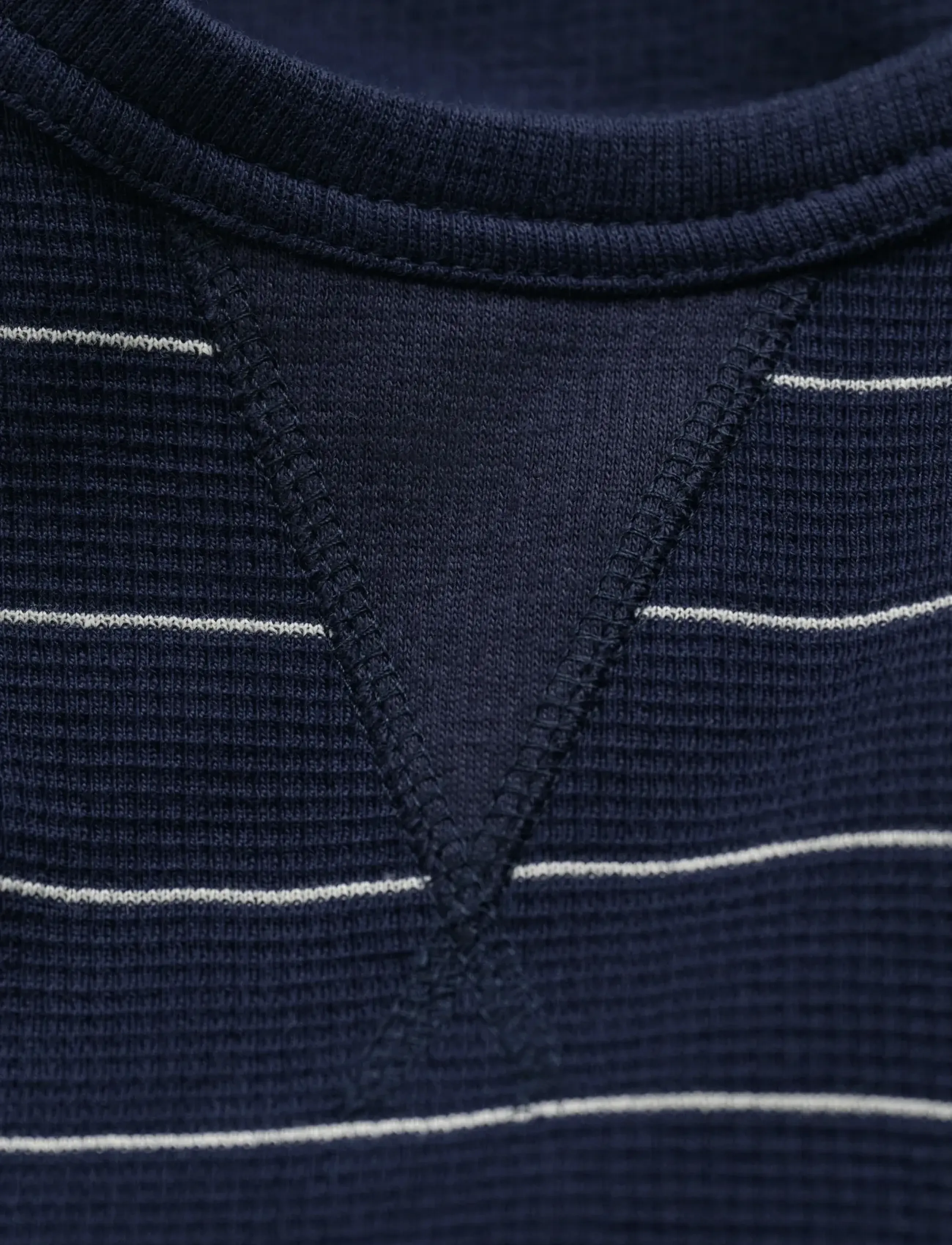 Gant - MICRO TEXTURE STRIPED C-NECK - langärmelige t-shirts - evening blue - 2