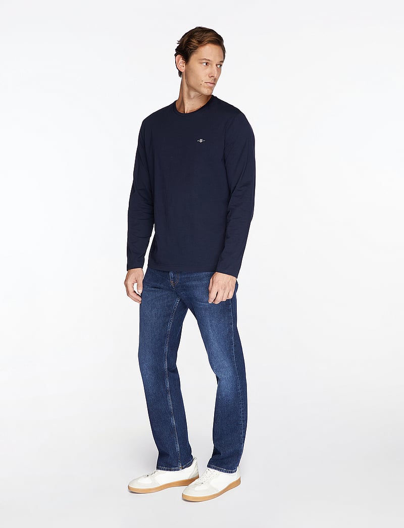 GANT - REG SHIELD LS T-SHIRT - t-krekli ar garām piedurknēm - evening blue - 4