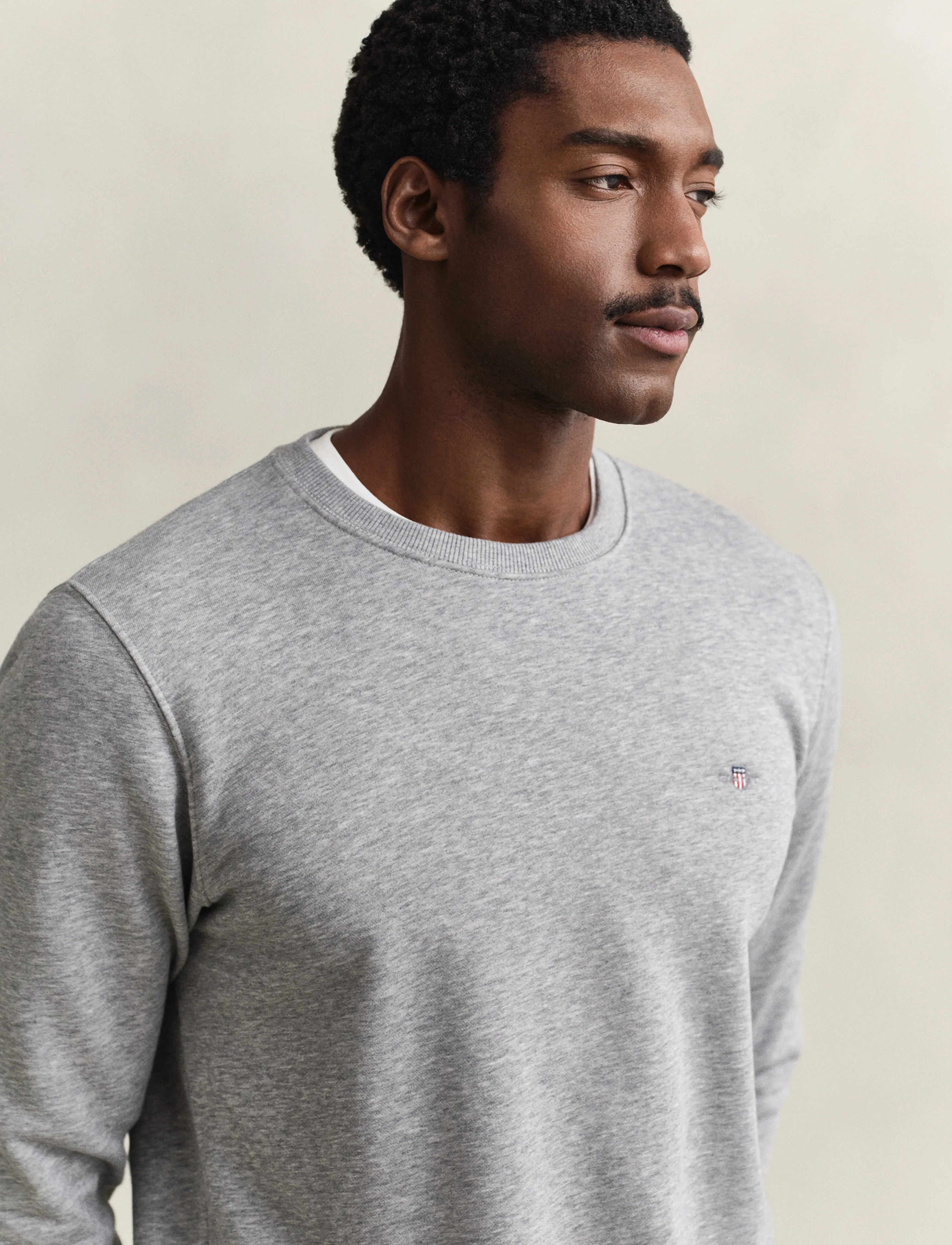 Gant - REG SHIELD C-NECK SWEAT - dressipluusid - grey melange - 4