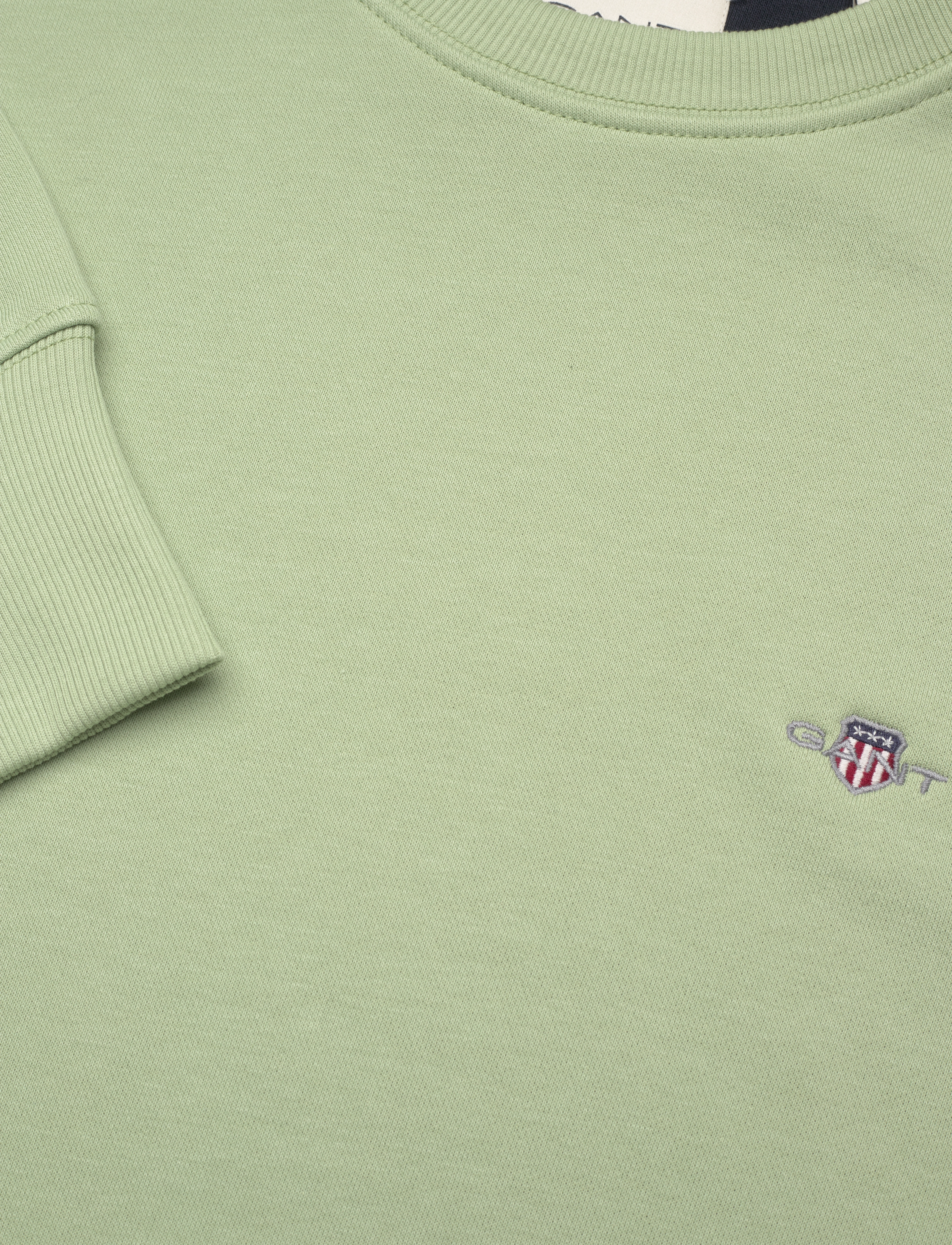Gant - REG SHIELD C-NECK SWEAT - sweatshirts - milky matcha - 2
