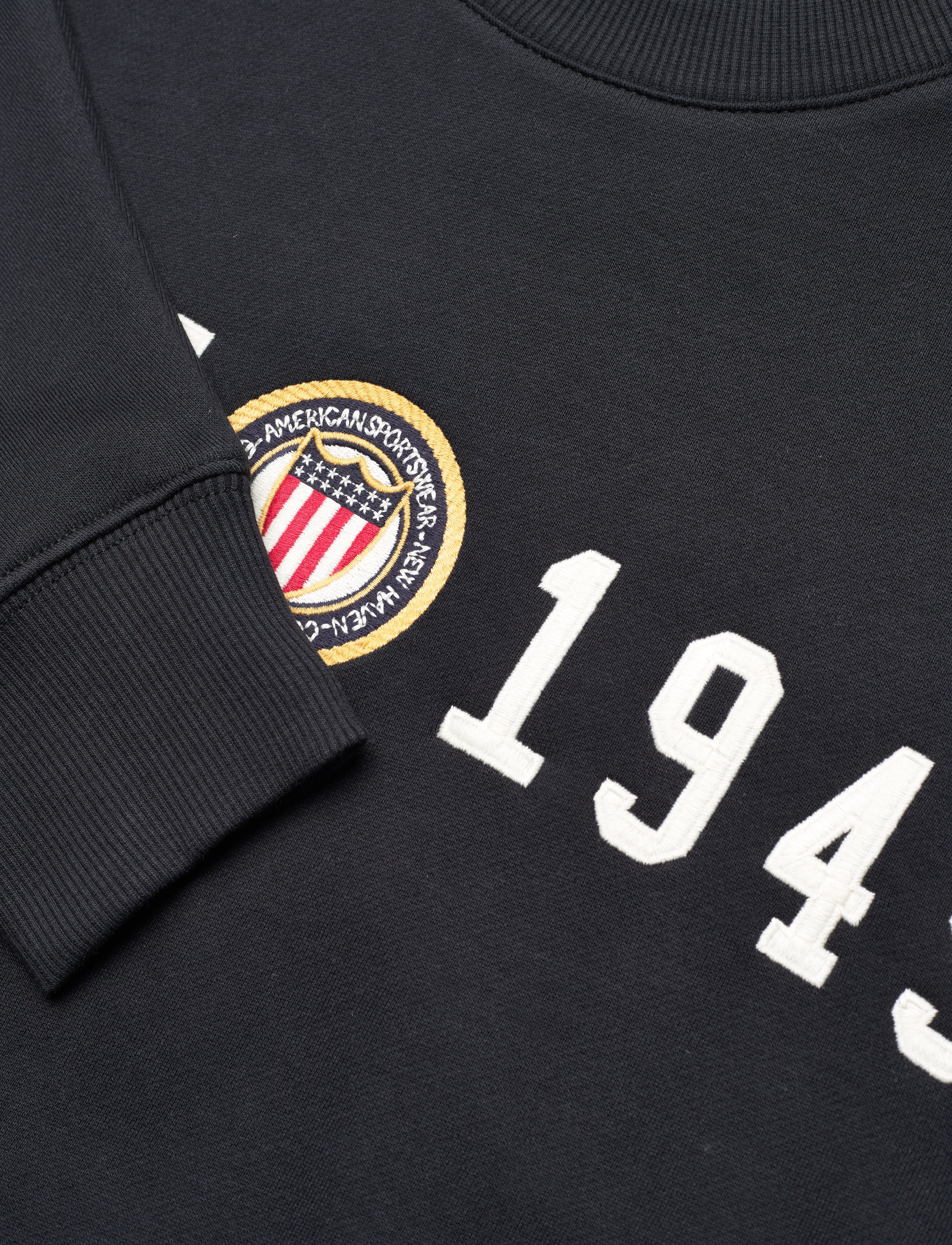 GANT - CREST C-NECK - black - 2