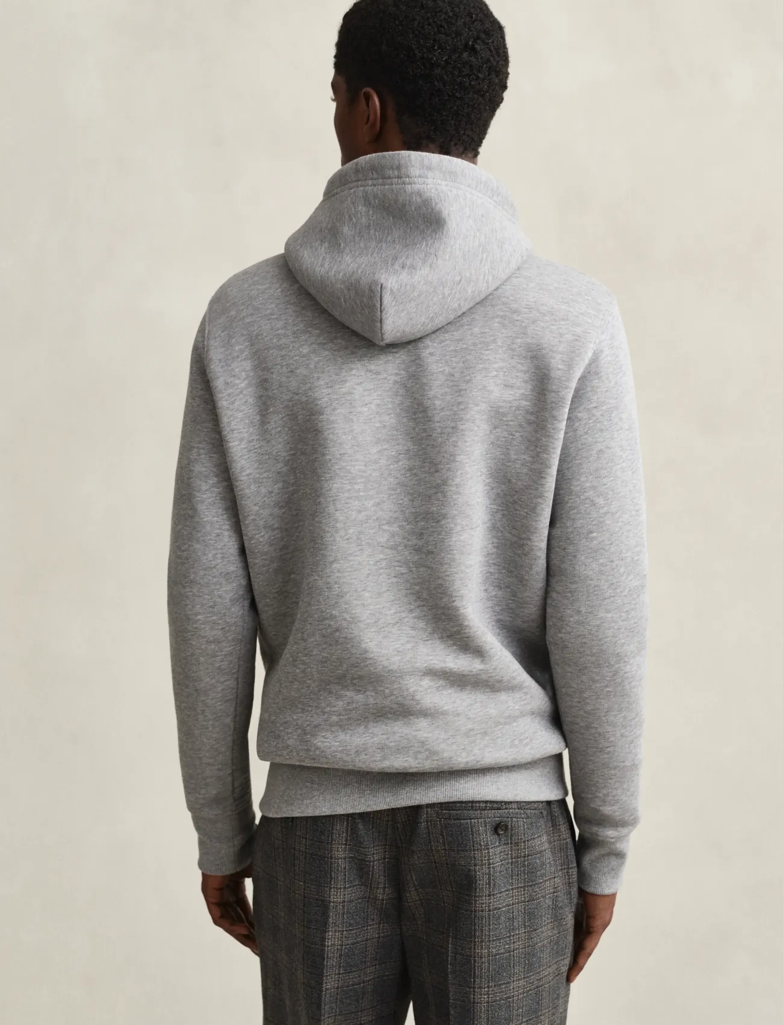 Sweatshirt med huva och grå sköld 8