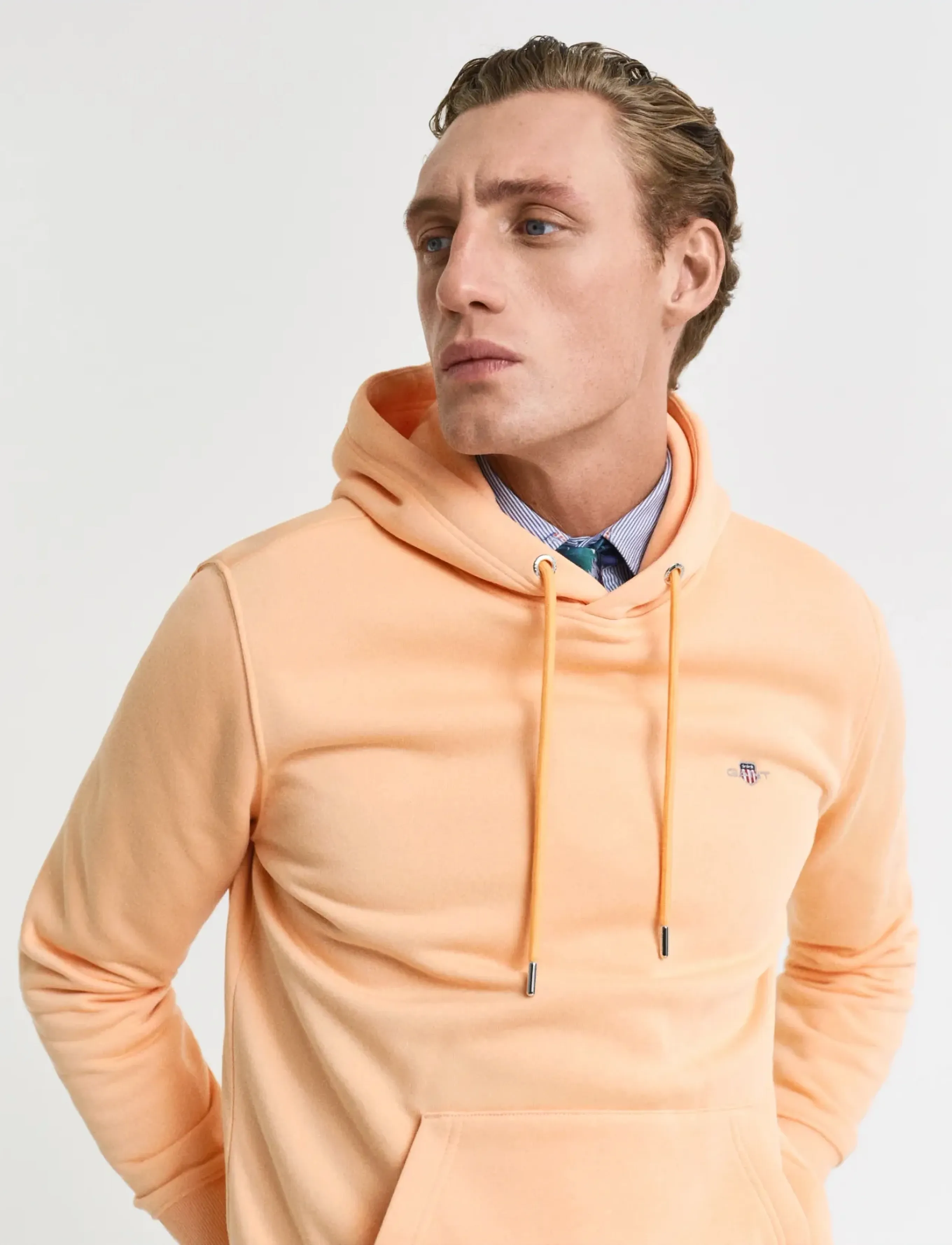 Gant - REG SHIELD HOODIE - kapuutsiga dressipluusid - peachy orange - 4