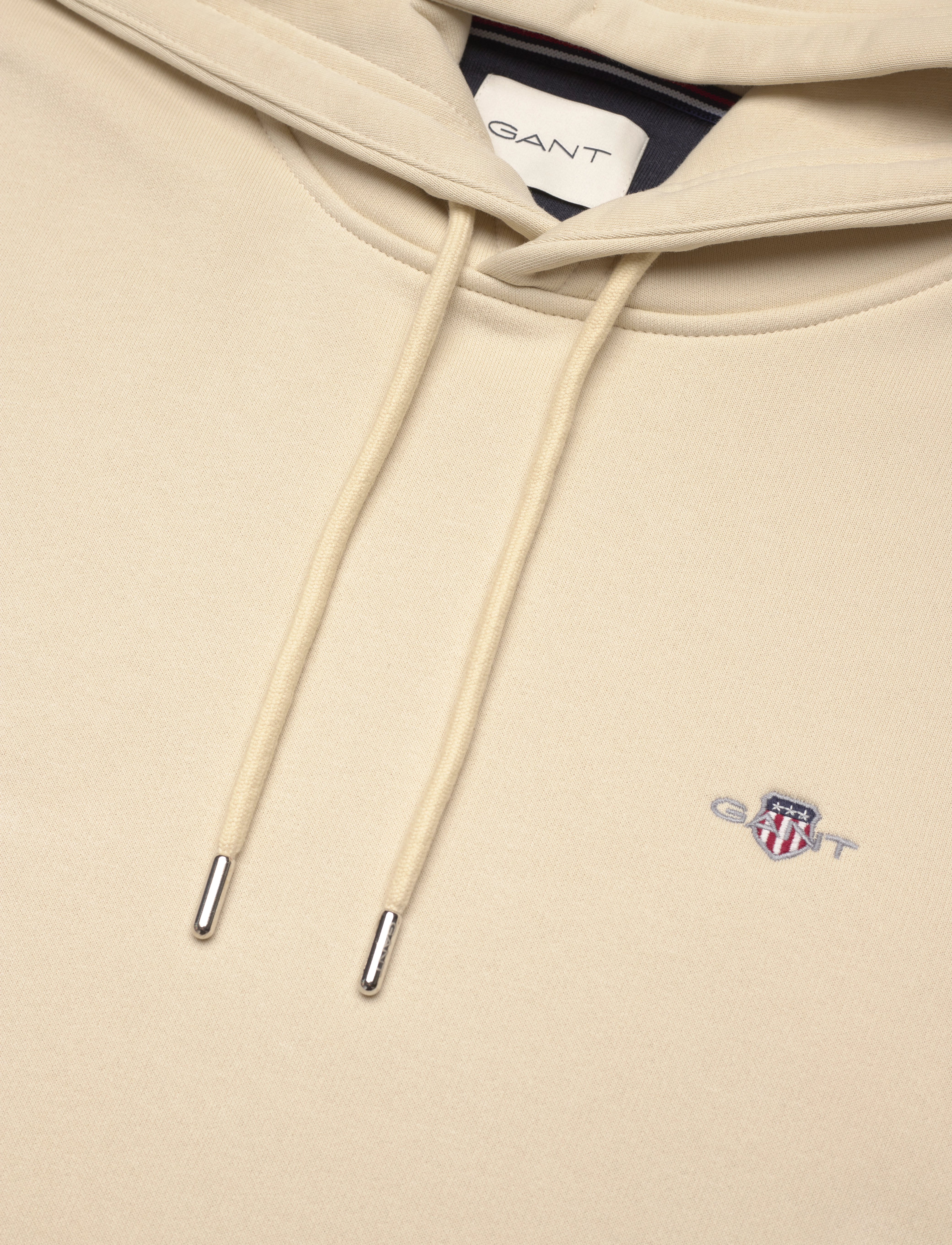 Gant - REG SHIELD HOODIE - sweatshirts - silky beige - 2