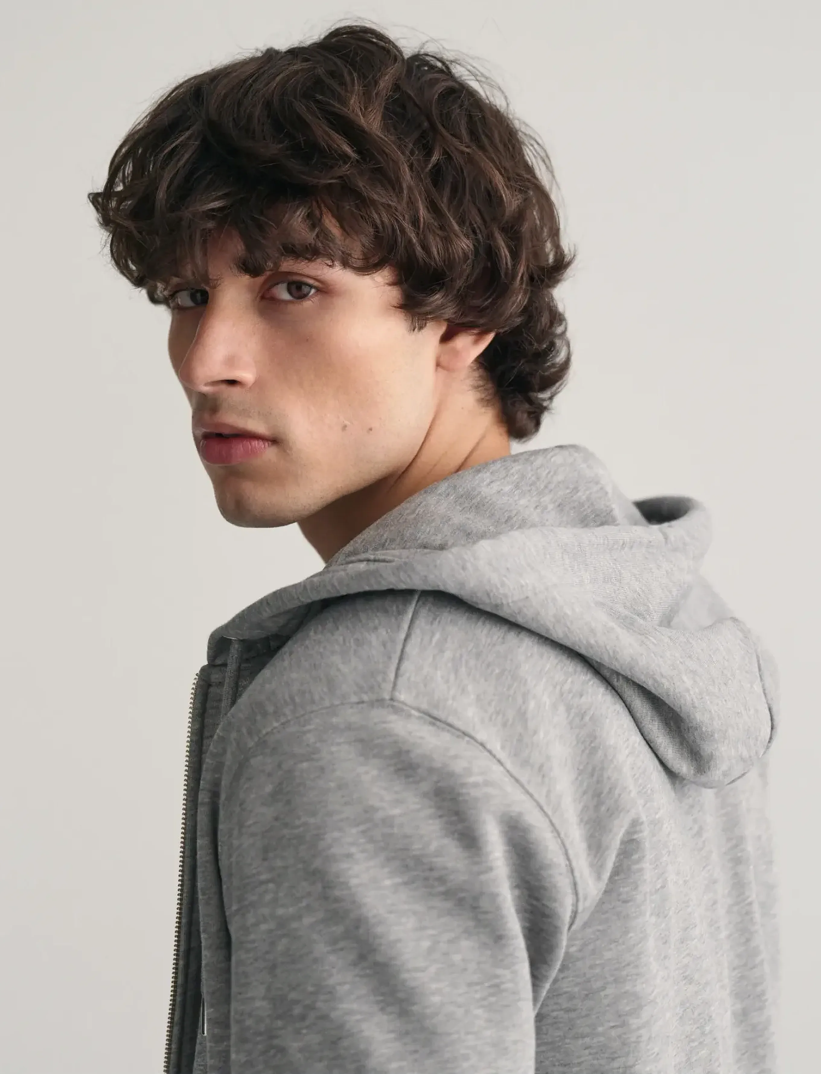 Gant - REG SHIELD FULL ZIP HOODIE - hættetrøjer - grey melange - 4