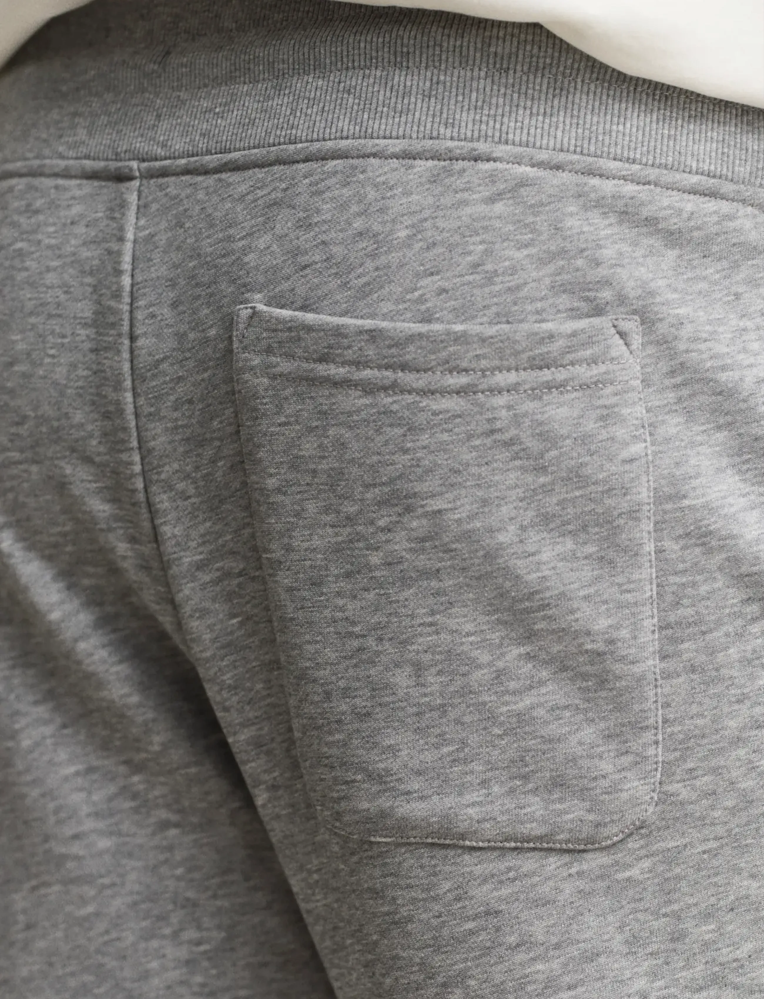 Gant - REG SHIELD SWEATPANTS - shop by occasion - grey melange - 4