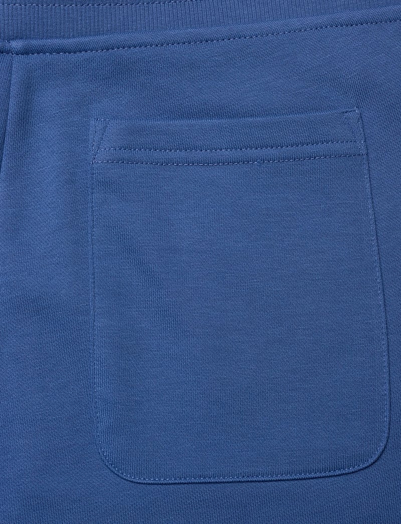 GANT - REG SHIELD SWEATPANTS - shop efter anledning - rich blue - 4
