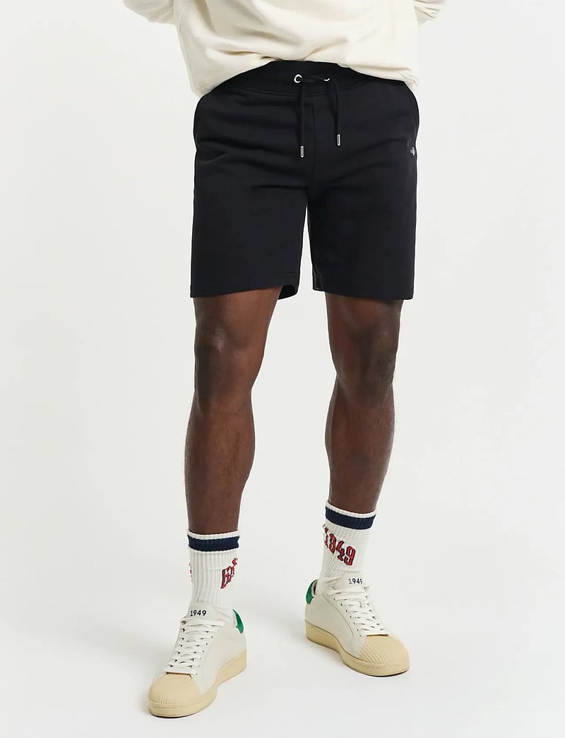 GANT - REG SHIELD SWEAT SHORTS - sweatshorts - black - 0