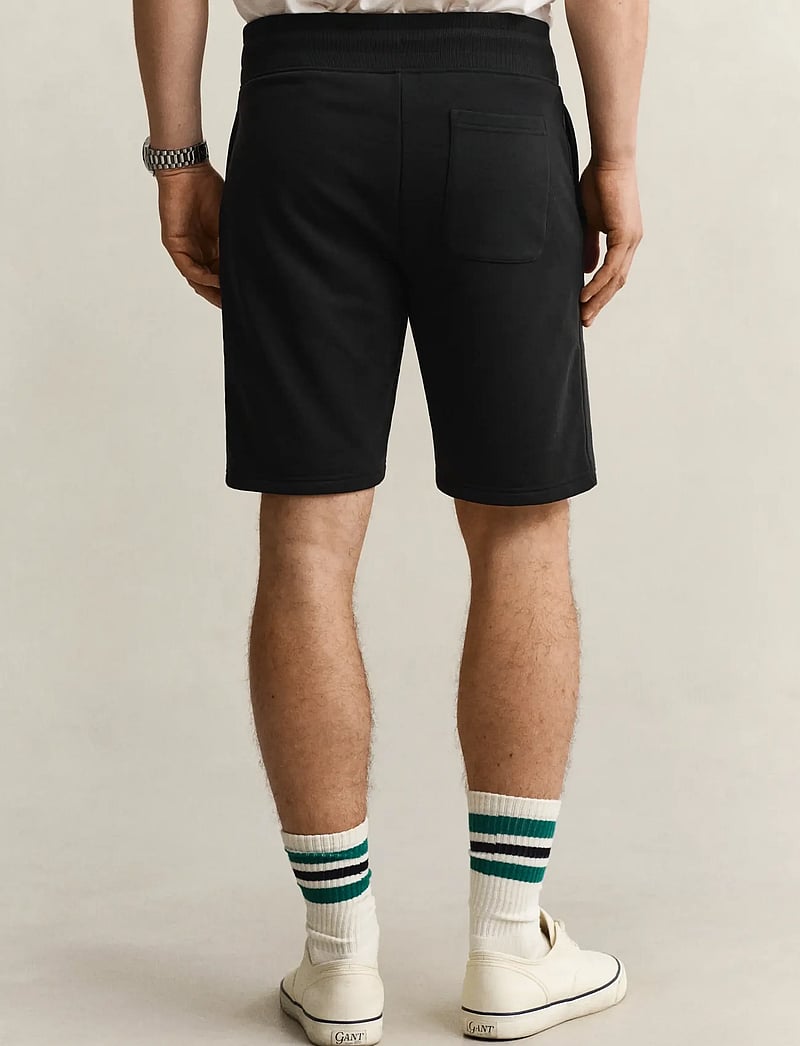 Gant - REG SHIELD SWEAT SHORTS - treninginiai šortai - black - 3