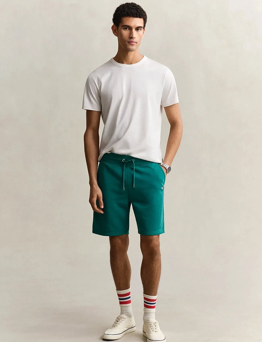 Gant - REG SHIELD SWEAT SHORTS - sweatshorts - dry herb green - 0