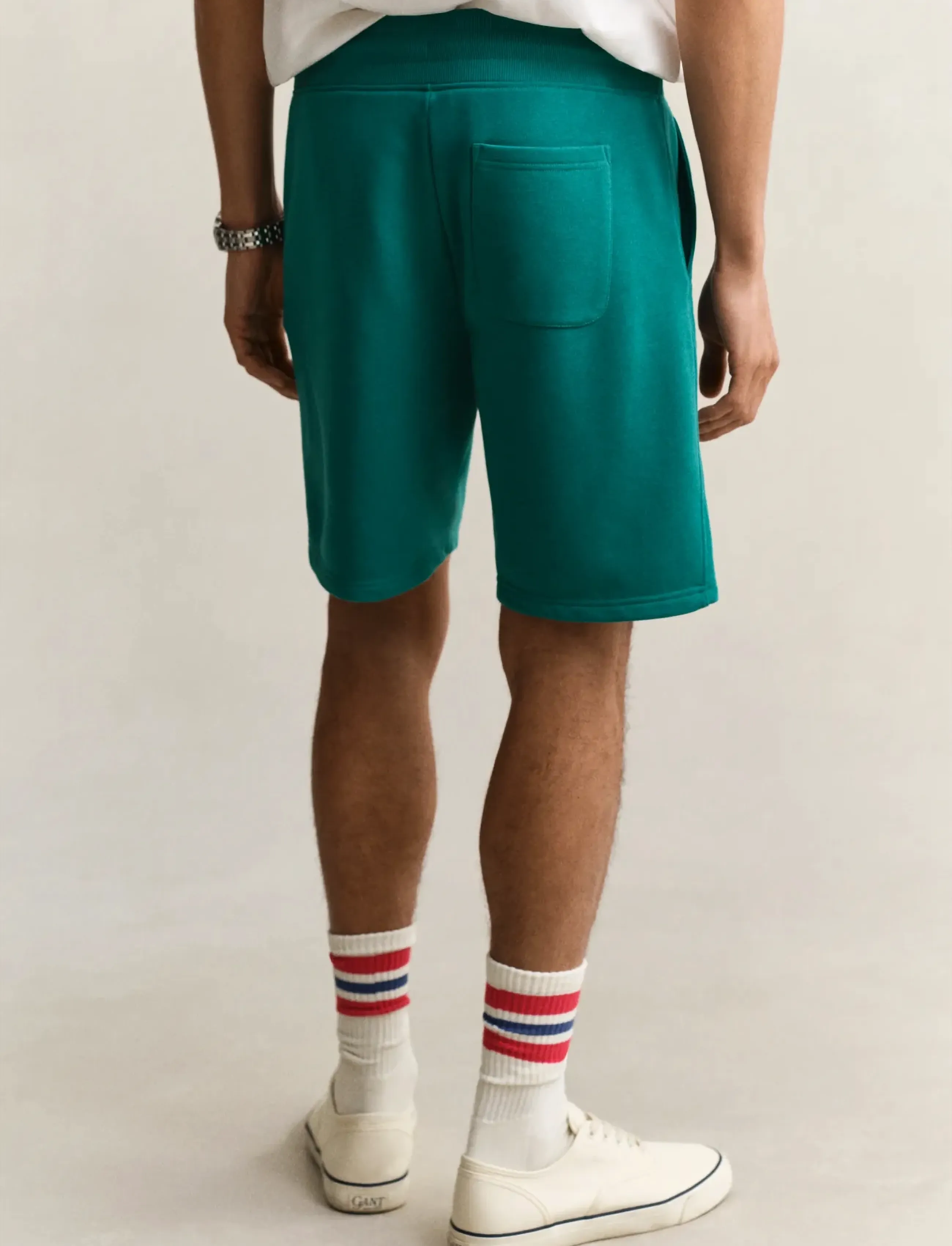 Gant - REG SHIELD SWEAT SHORTS - sweatshorts - dry herb green - 2
