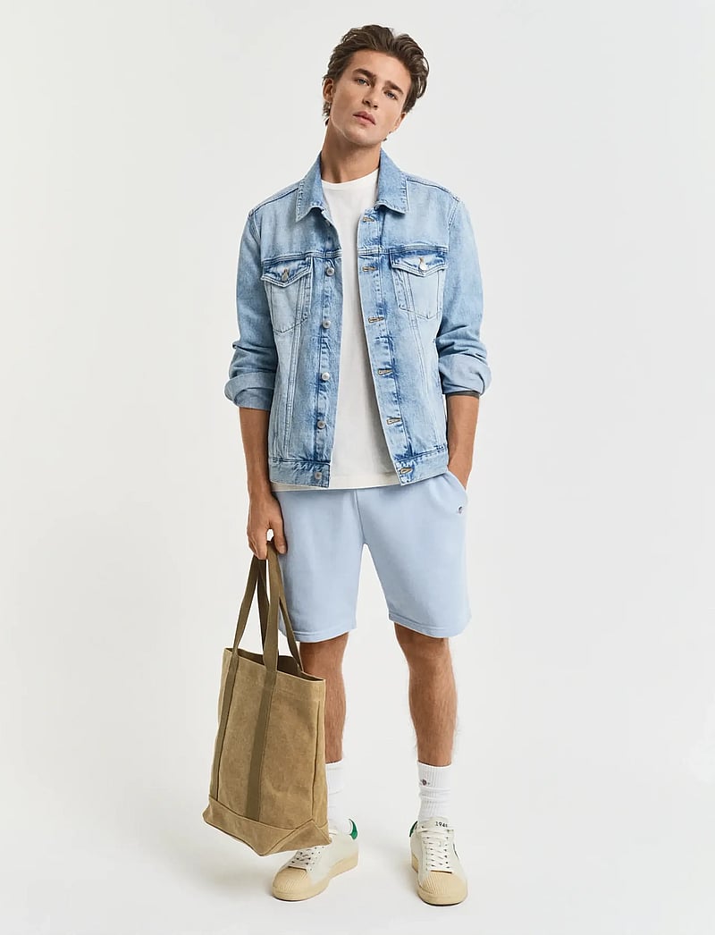 GANT - REG SHIELD SWEAT SHORTS - sweat shorts - fresh blue - 4