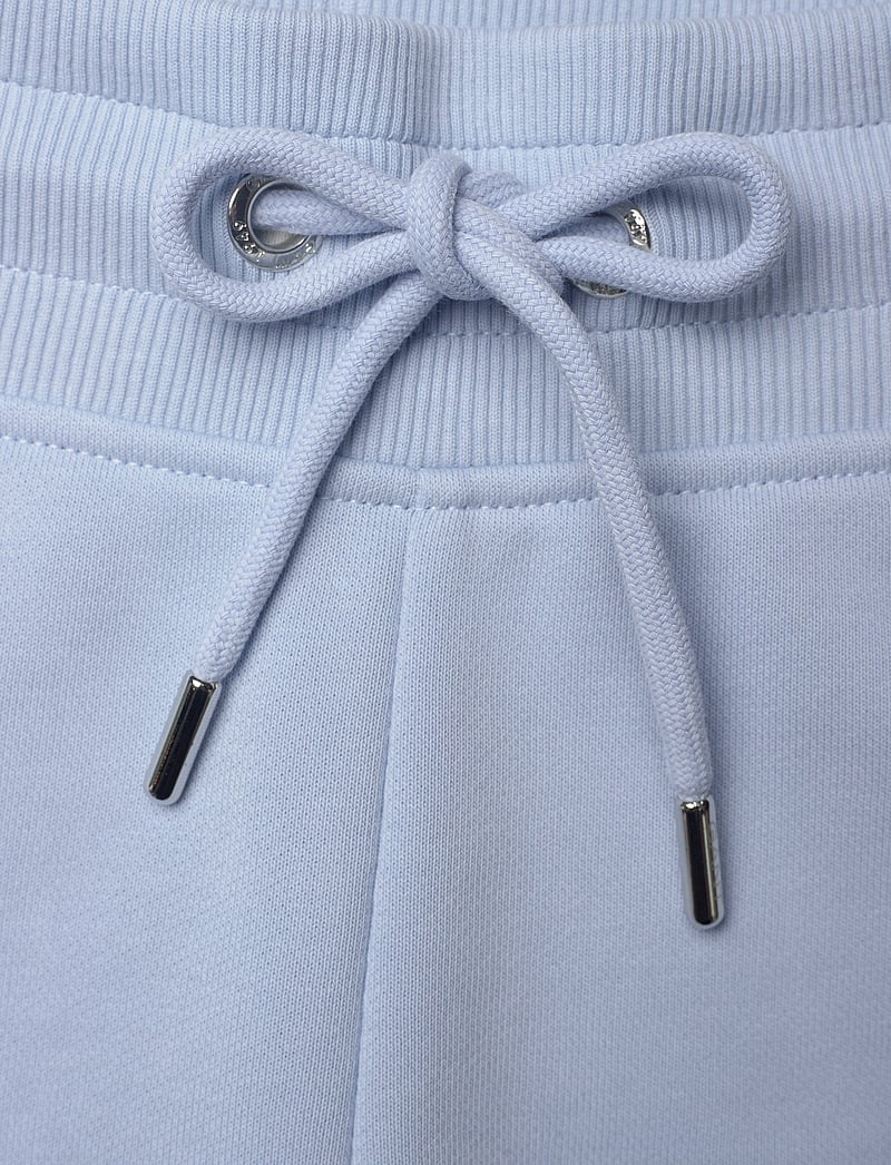 GANT - REG SHIELD SWEAT SHORTS - sweatshorts - fresh blue - 3