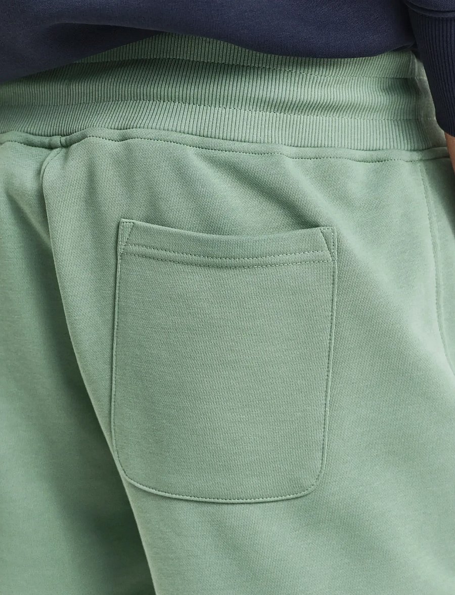 Gant - REG SHIELD SWEAT SHORTS - sweat shorts - kalamata green - 4