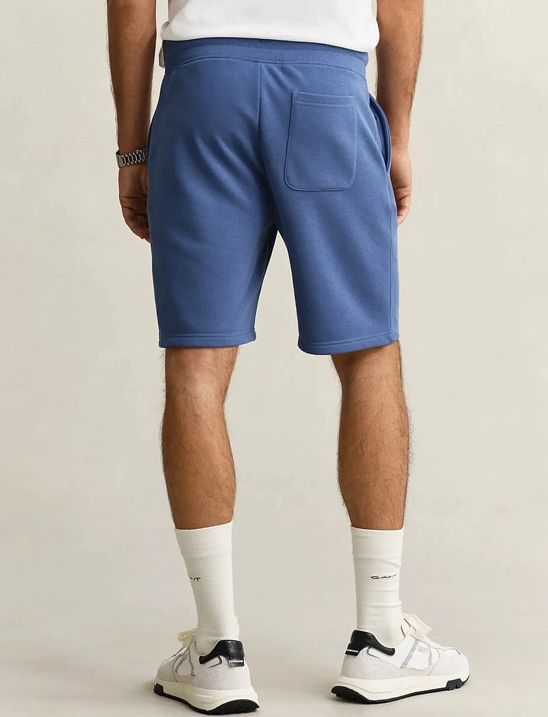 Gant - REG SHIELD SWEAT SHORTS - sweatshorts - vintage blue - 2