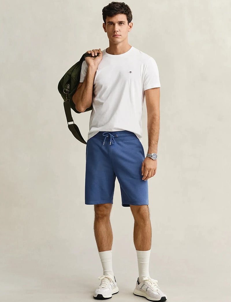 Gant - REG SHIELD SWEAT SHORTS - sweatshorts - vintage blue - 4