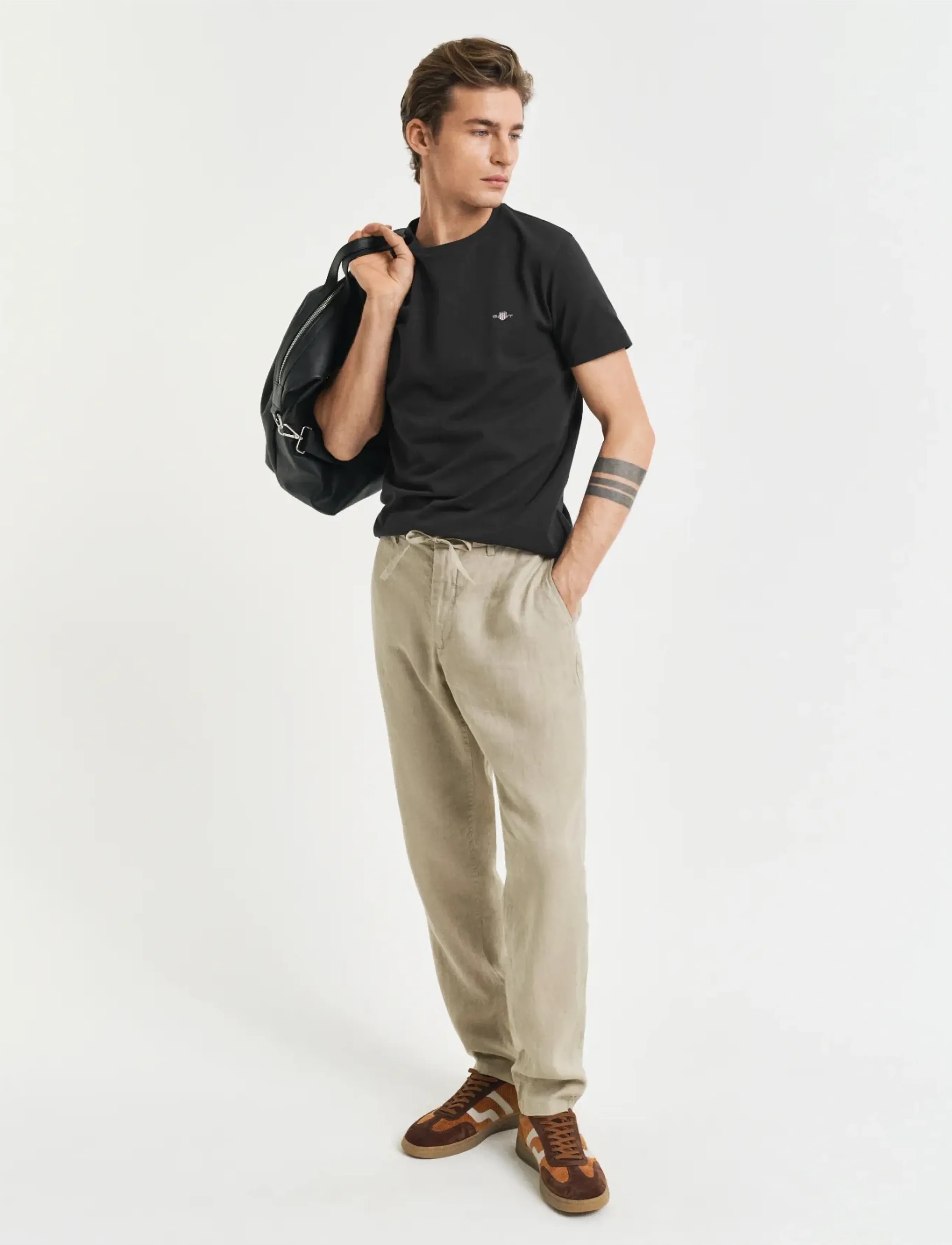 Gant - SLIM PIQUE SS T-SHIRT - kortærmede t-shirts - black - 5