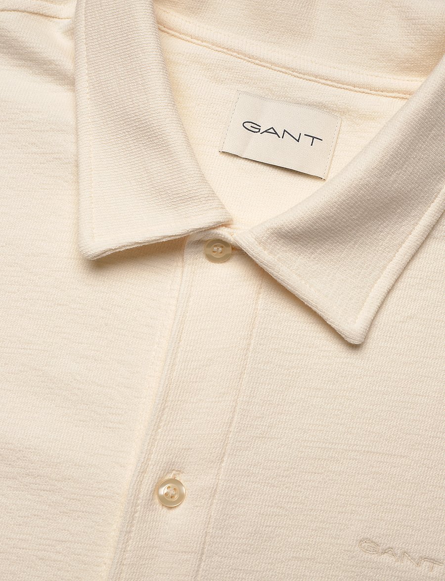 Gant - TEXTURED SS SHIRT - kurzarmhemden - cream - 3