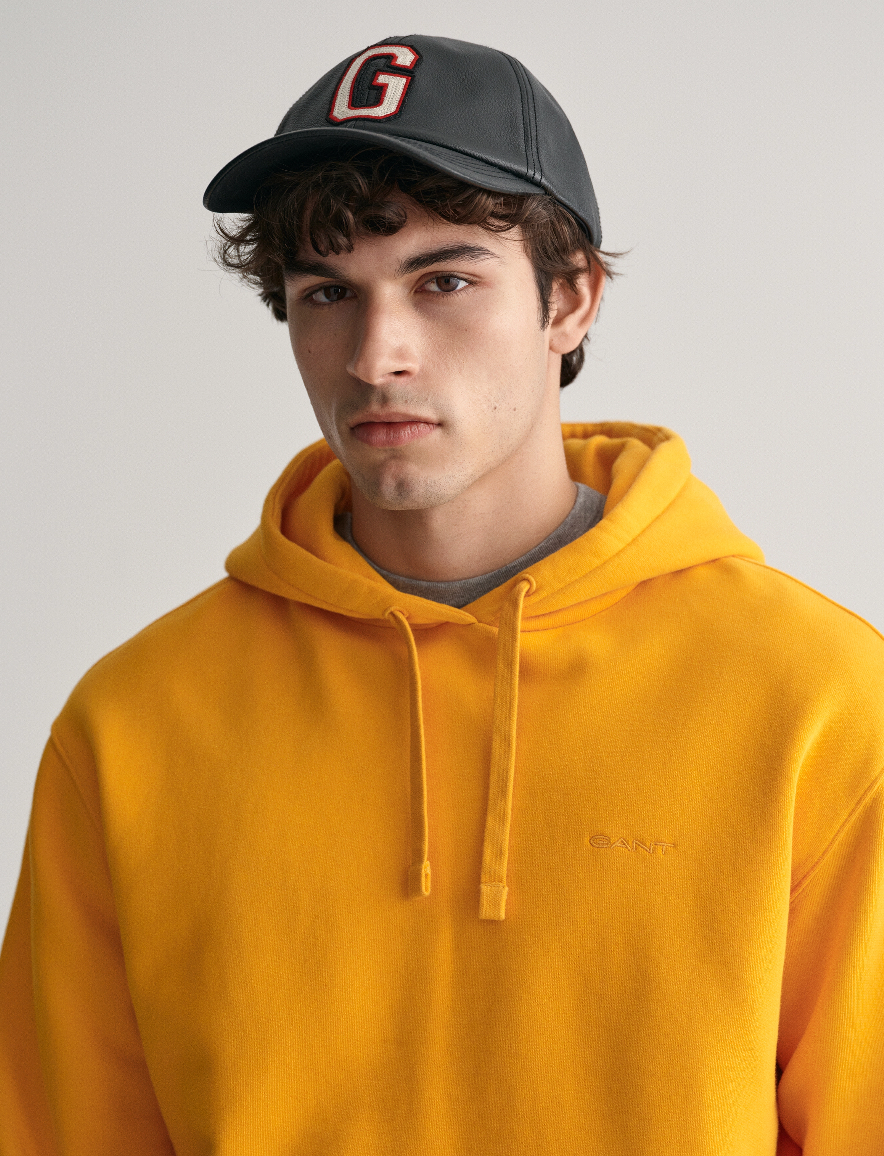GANT - LOGO HOODIE - medal yellow - 4