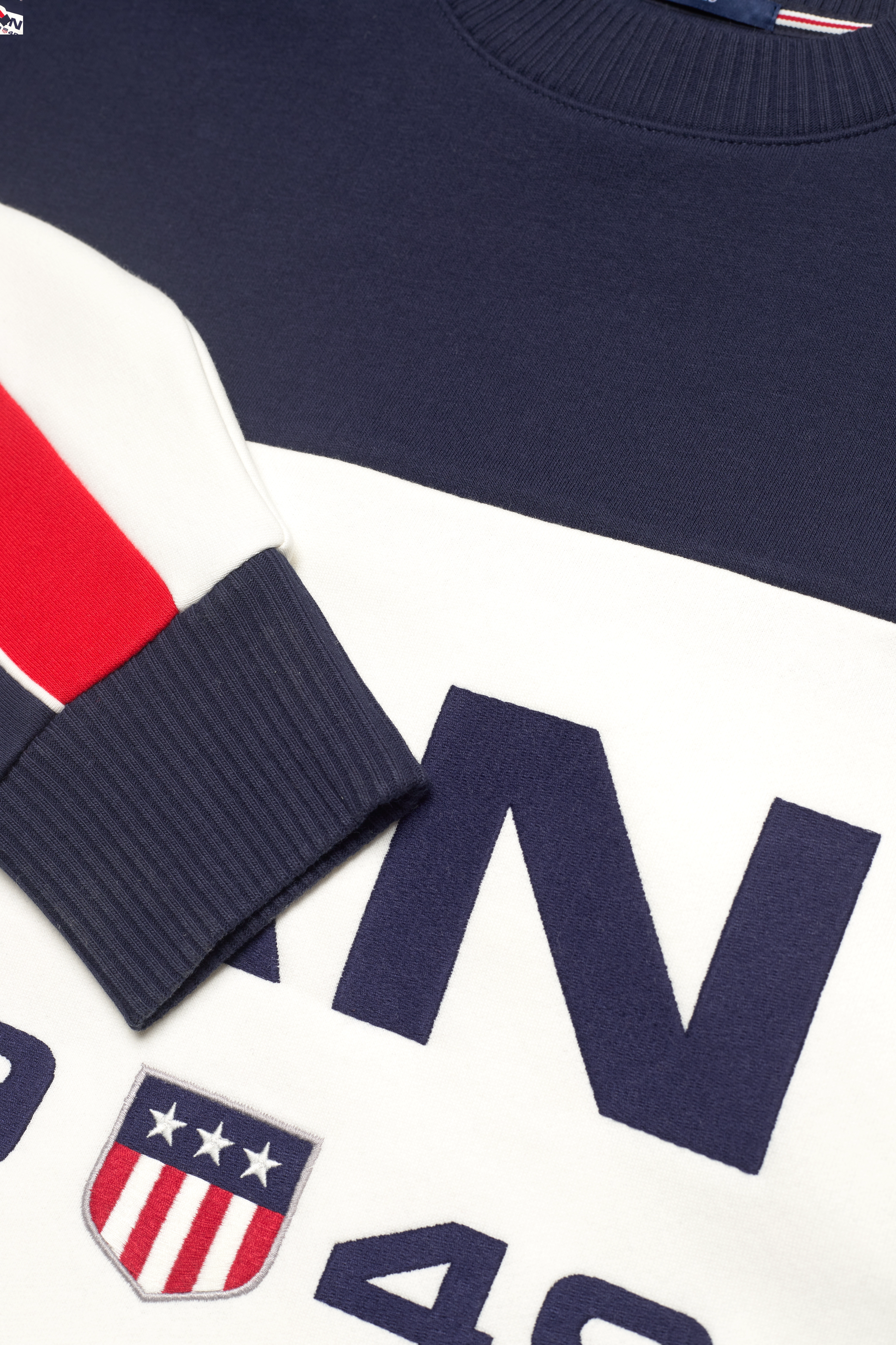 GANT - D1. RETRO SHIELD BLOCK C-NECK - evening blue - 2
