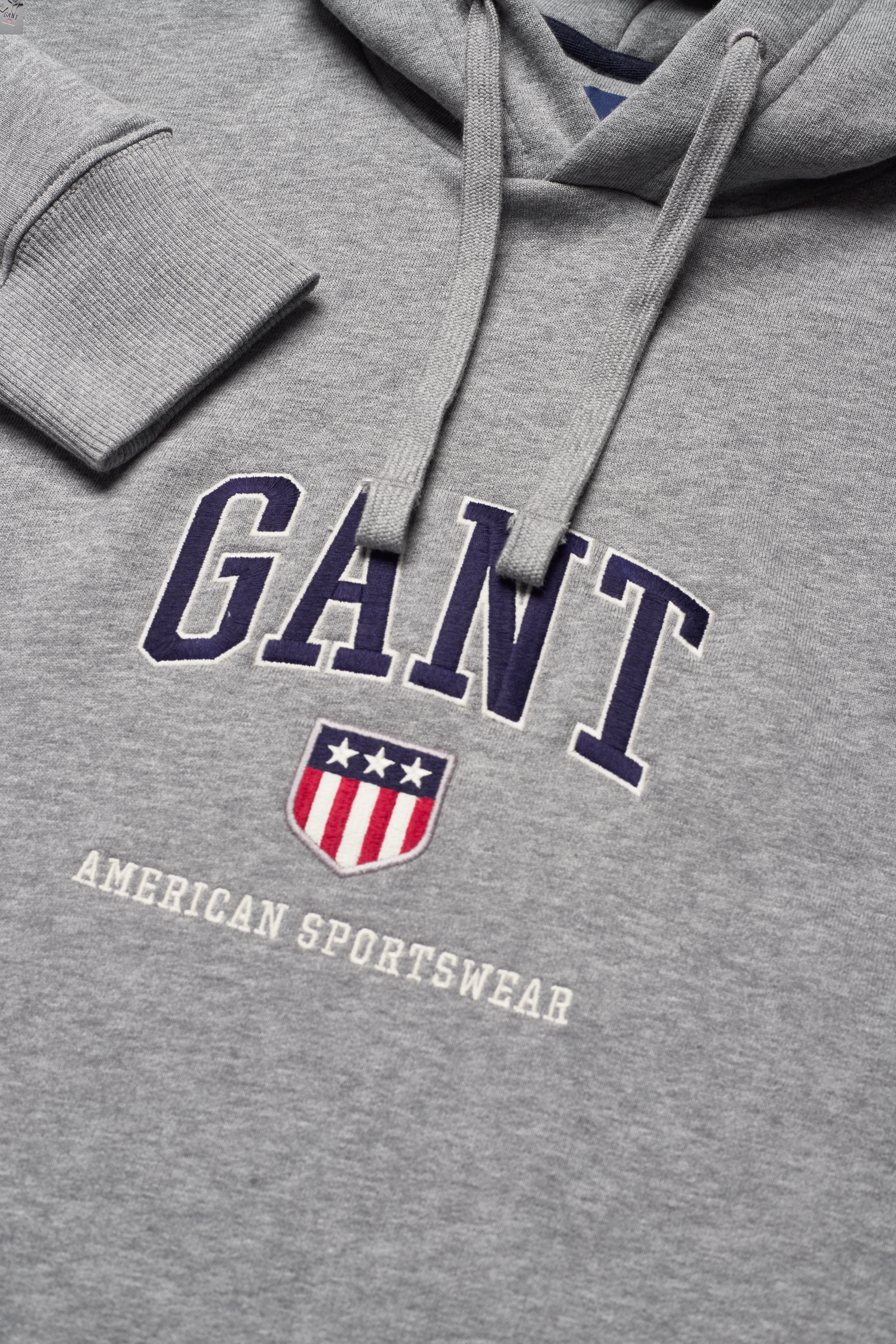 GANT - D.2 RETRO SHIELD SWEAT HOODIE - grey melange - 2