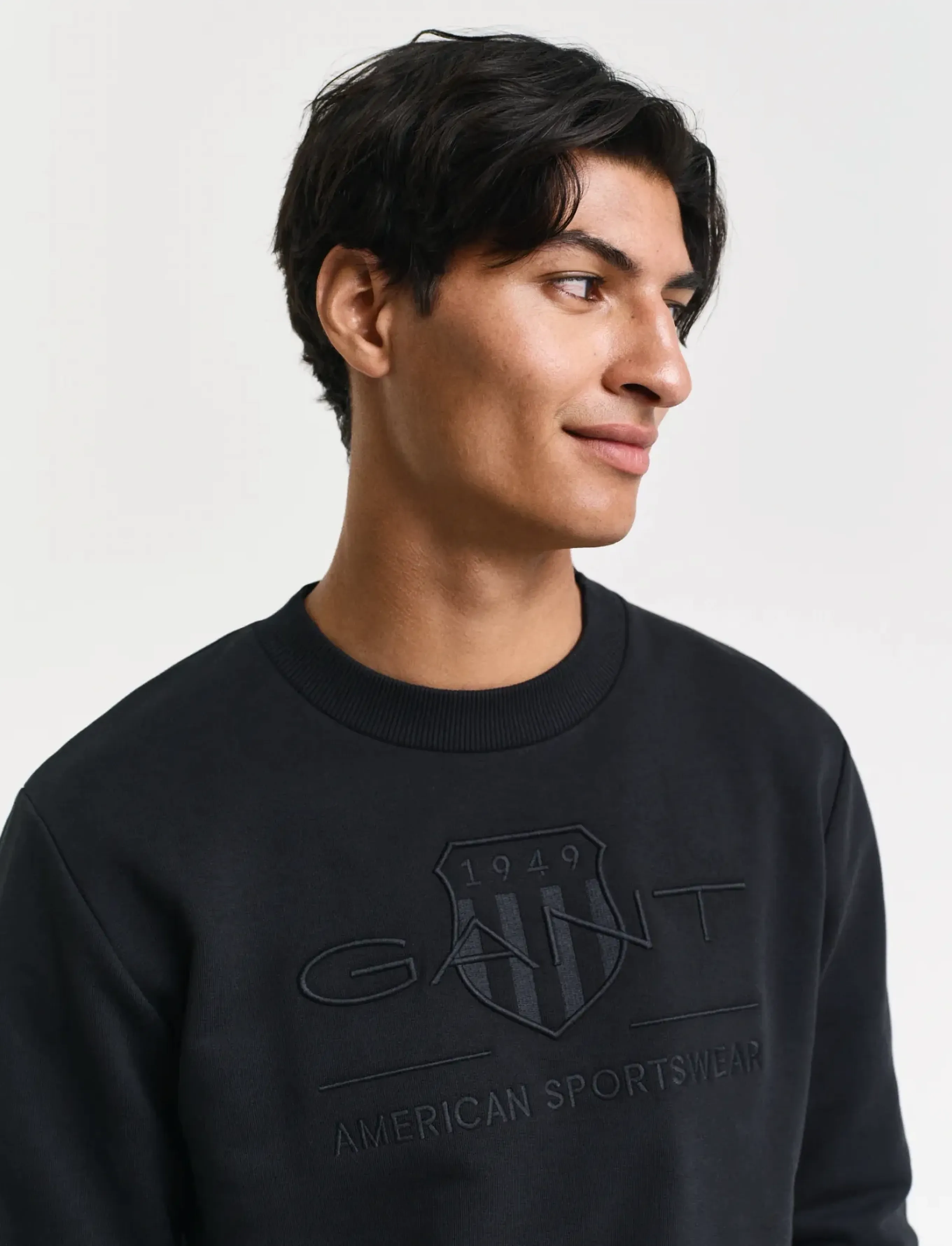 Gant - REG TONAL SHIELD C-NECK SWEAT - vacation essentials - black - 4