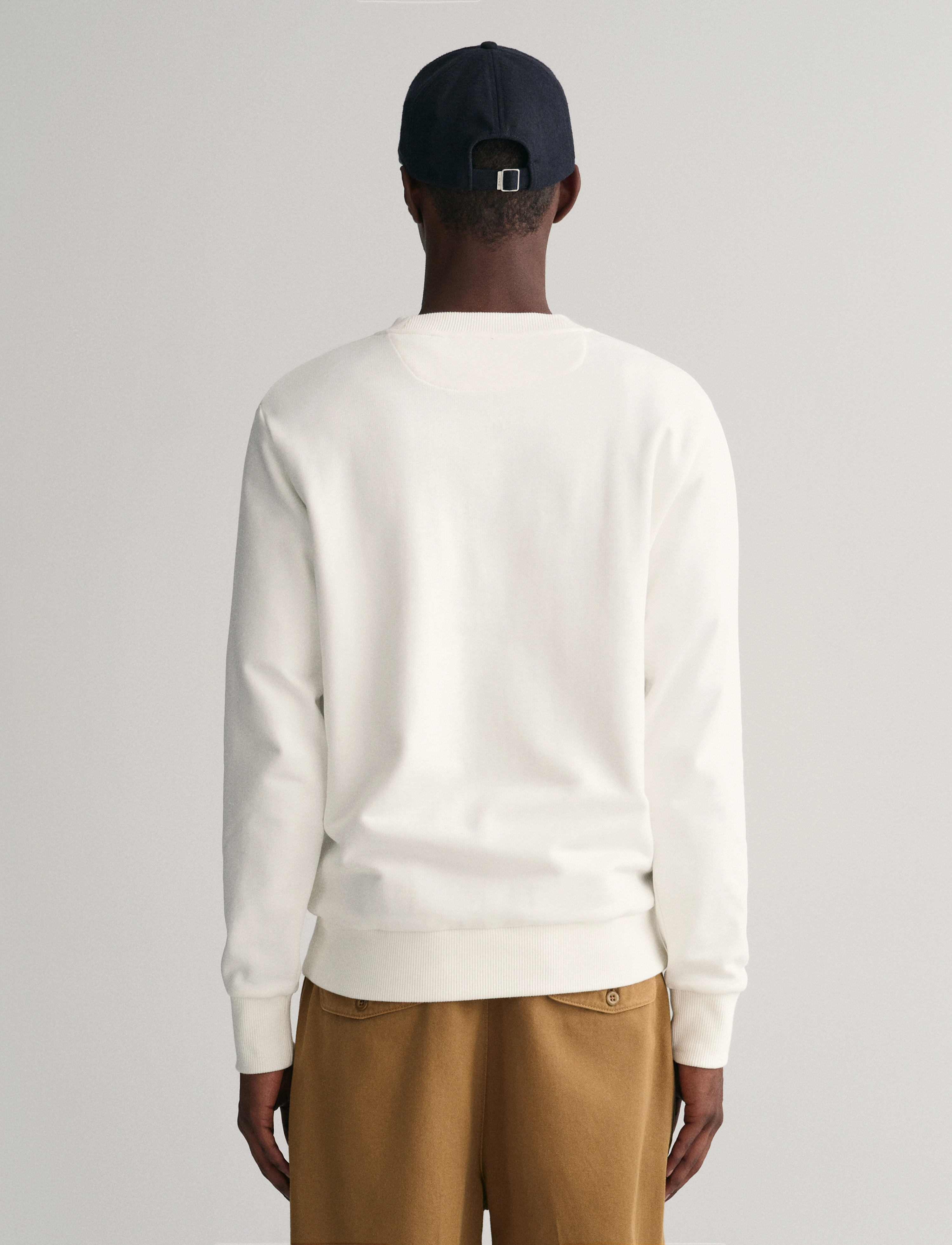 Gant - REG TONAL SHIELD C-NECK SWEAT - sweatshirts - eggshell - 3