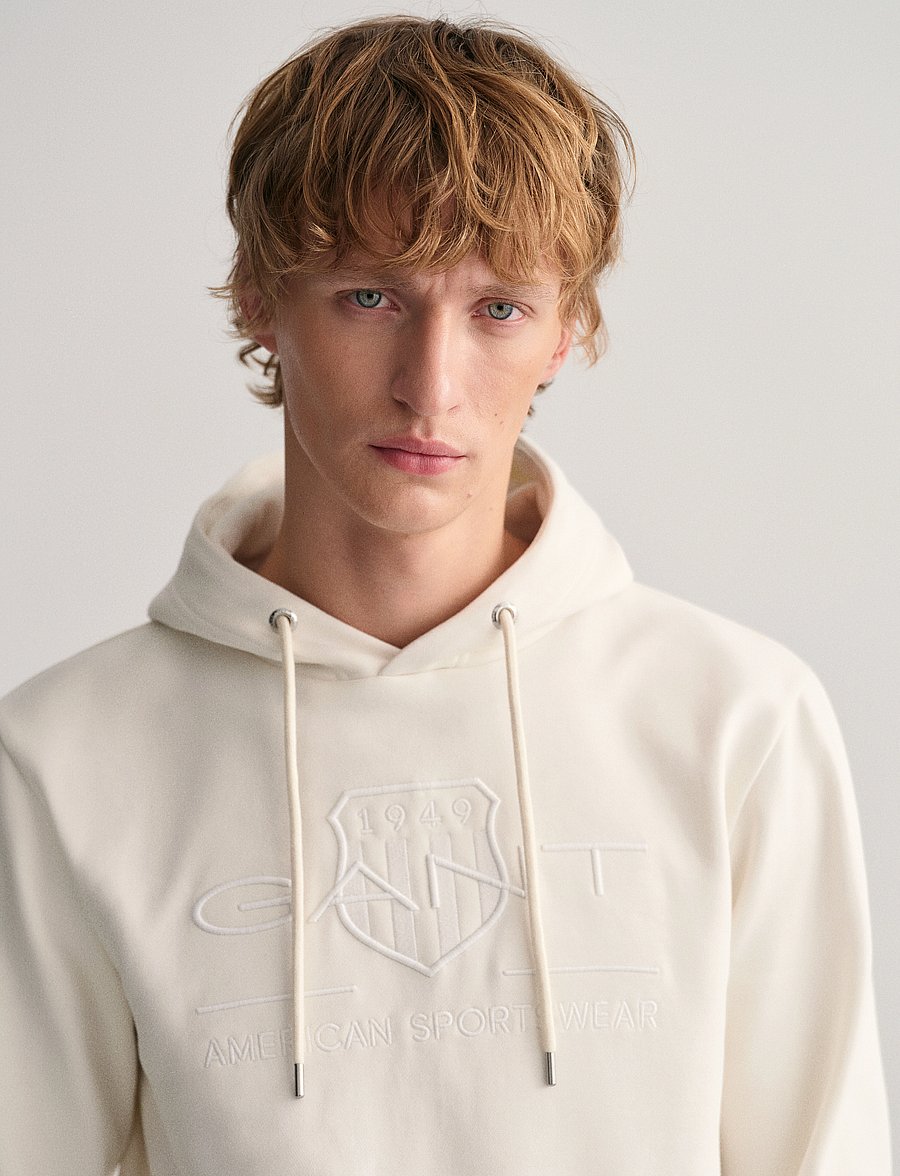 Gant - REG TONAL SHIELD HOODIE - kapuzenpullover - eggshell - 4