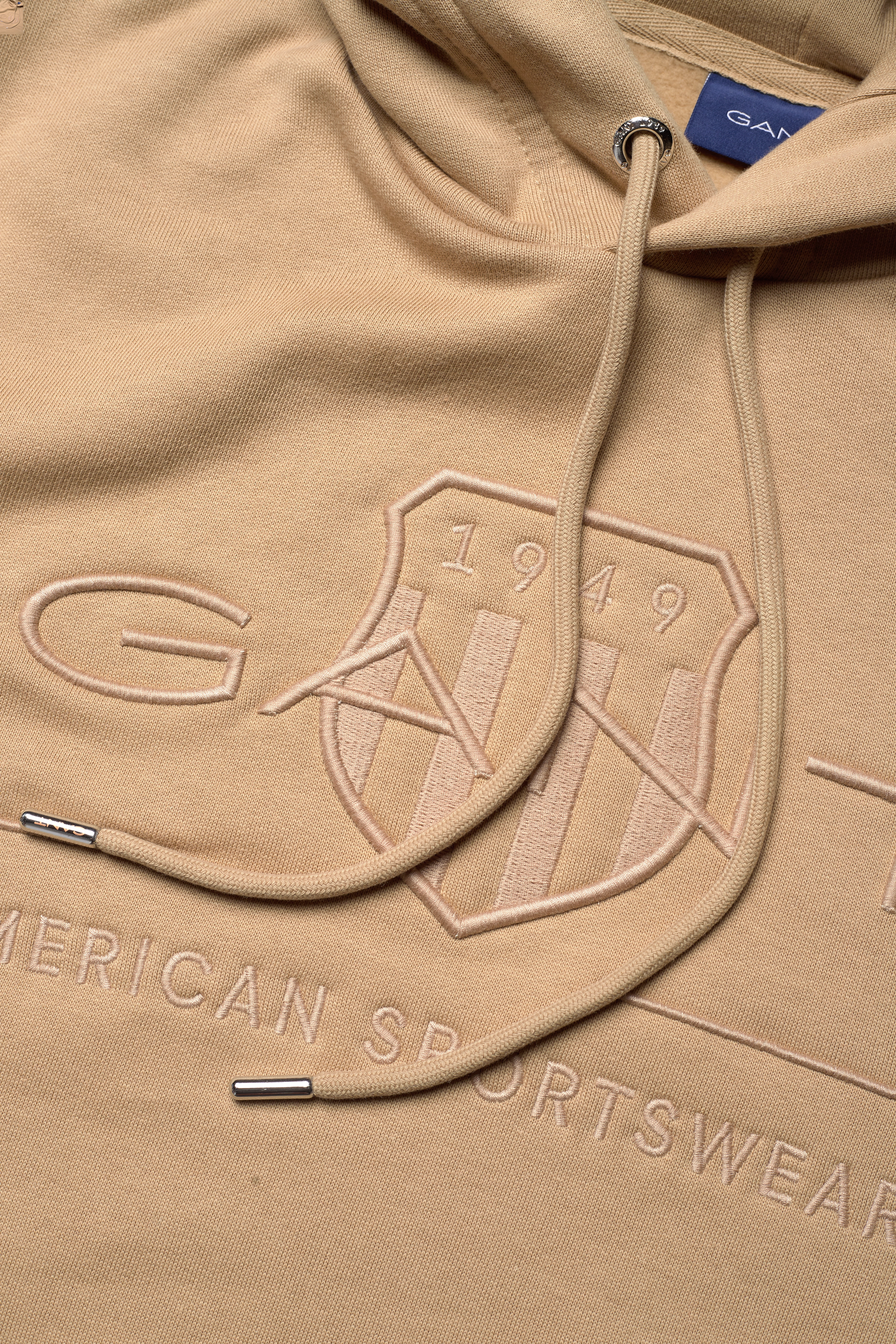 Gant - REG TONAL SHIELD HOODIE - sweatshirts - hazelwood beige - 2