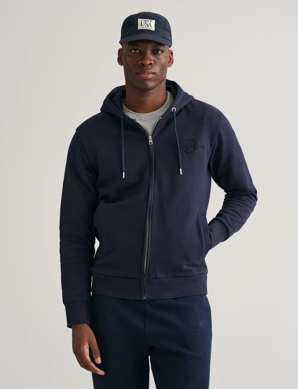 GANT Reg Tonal Shield Full Zip Hoodie Hoodies Boozt