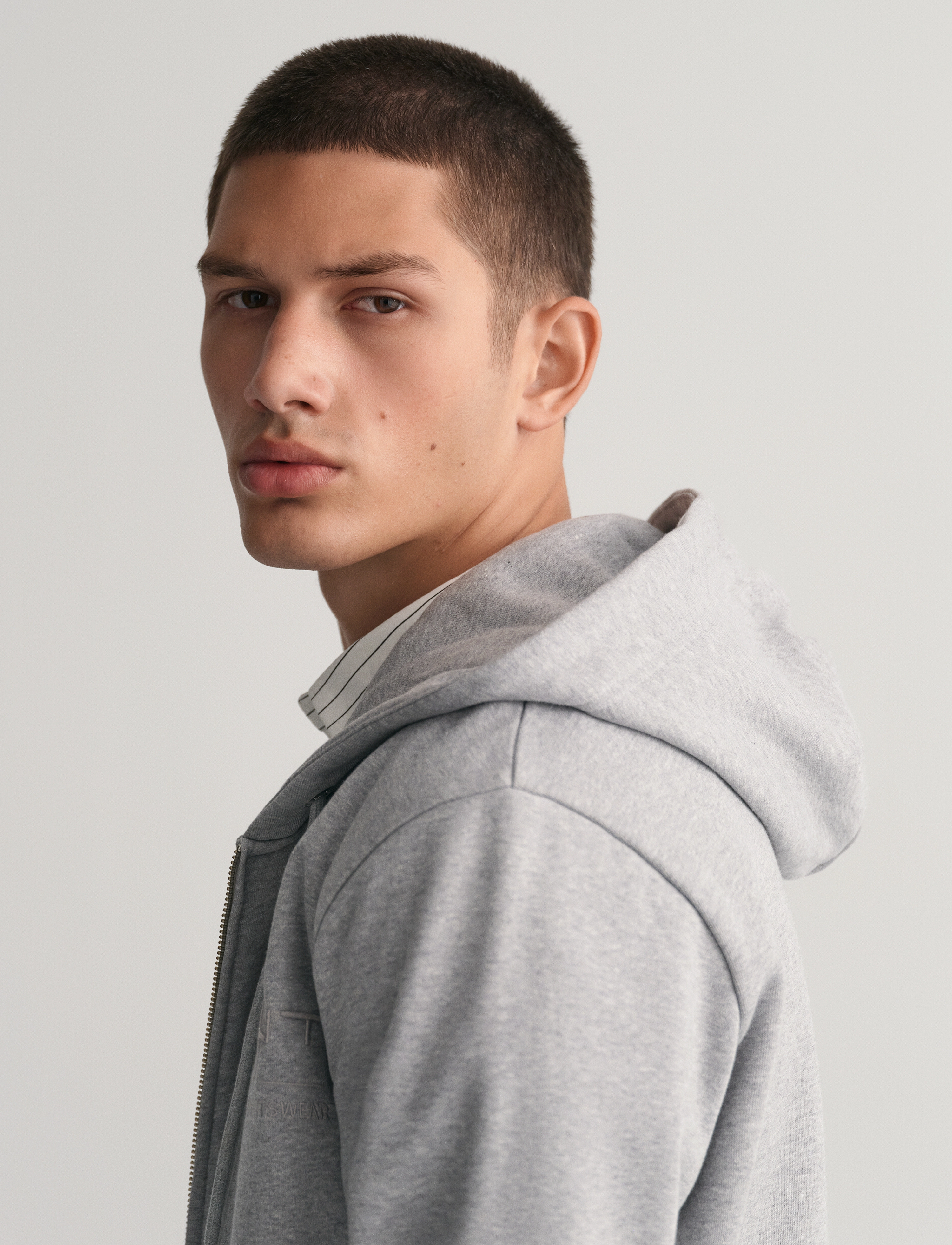 GANT - REG TONAL SHIELD FULL ZIP HOODIE - grey melange - 4